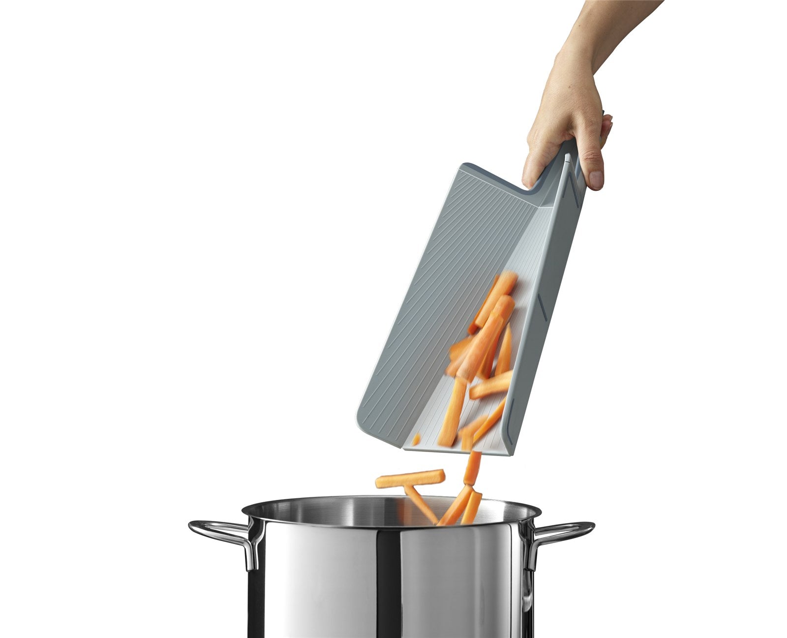 Entdecken Sie das Chop2Pot Plus Faltbare Schneidebrett in Blassblau von Joseph Joseph – ideal für effizientes Schneiden und einfaches Umfüllen.