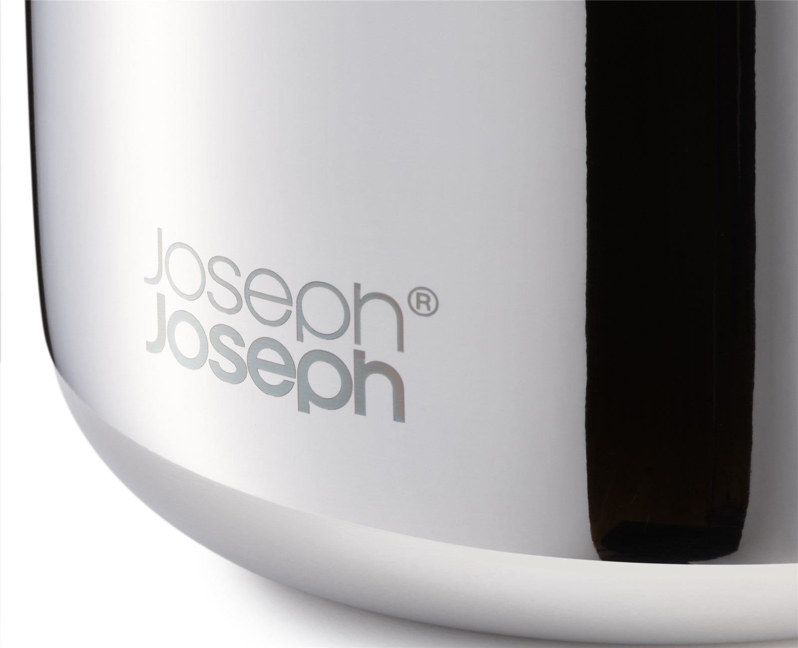 Stylischer Zahnbürstenhalter aus hochwertigem Edelstahl, ideal für 4 Zahnbürsten. Hygienisch, langlebig und einfach zu montieren – perfektes Badzubehör.