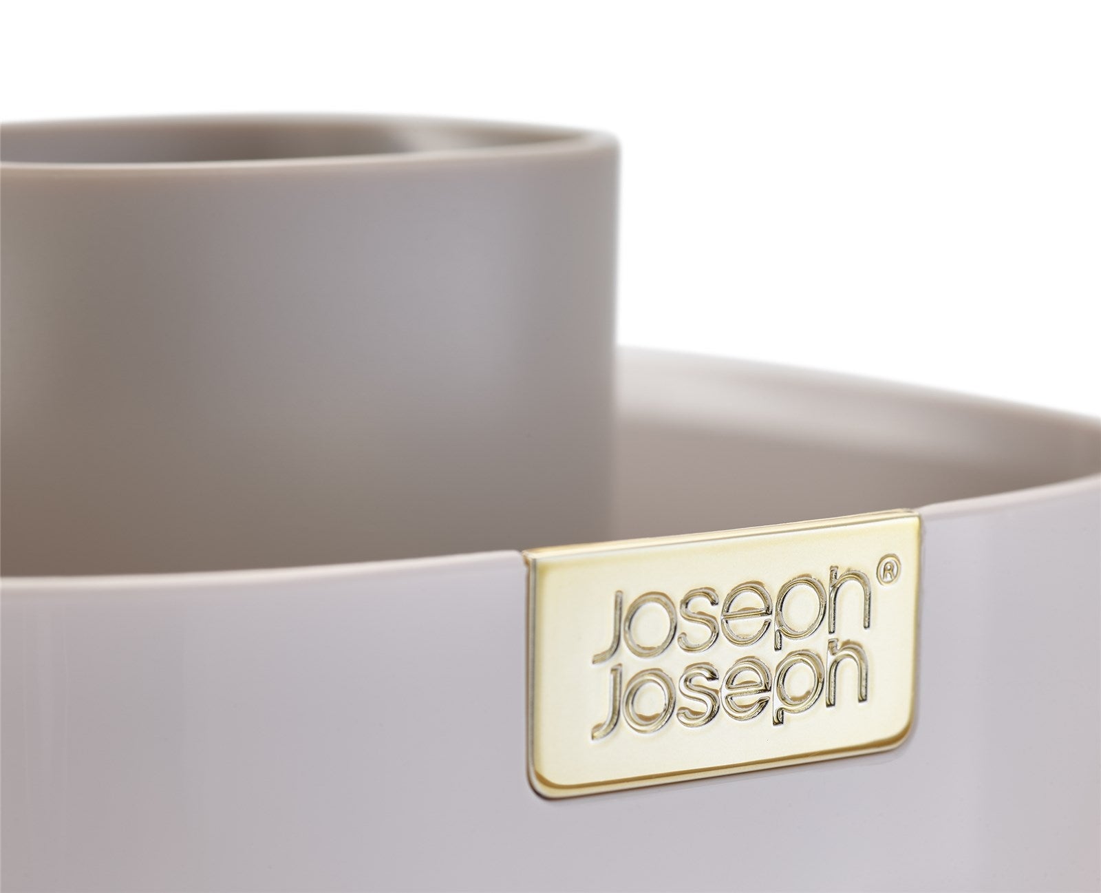 Stilvoller Pinselbehälter aus ABS Kunststoff, organisiert Make-up-Pinsel, leicht zu reinigen, elegantes Design, optimale Belüftung.