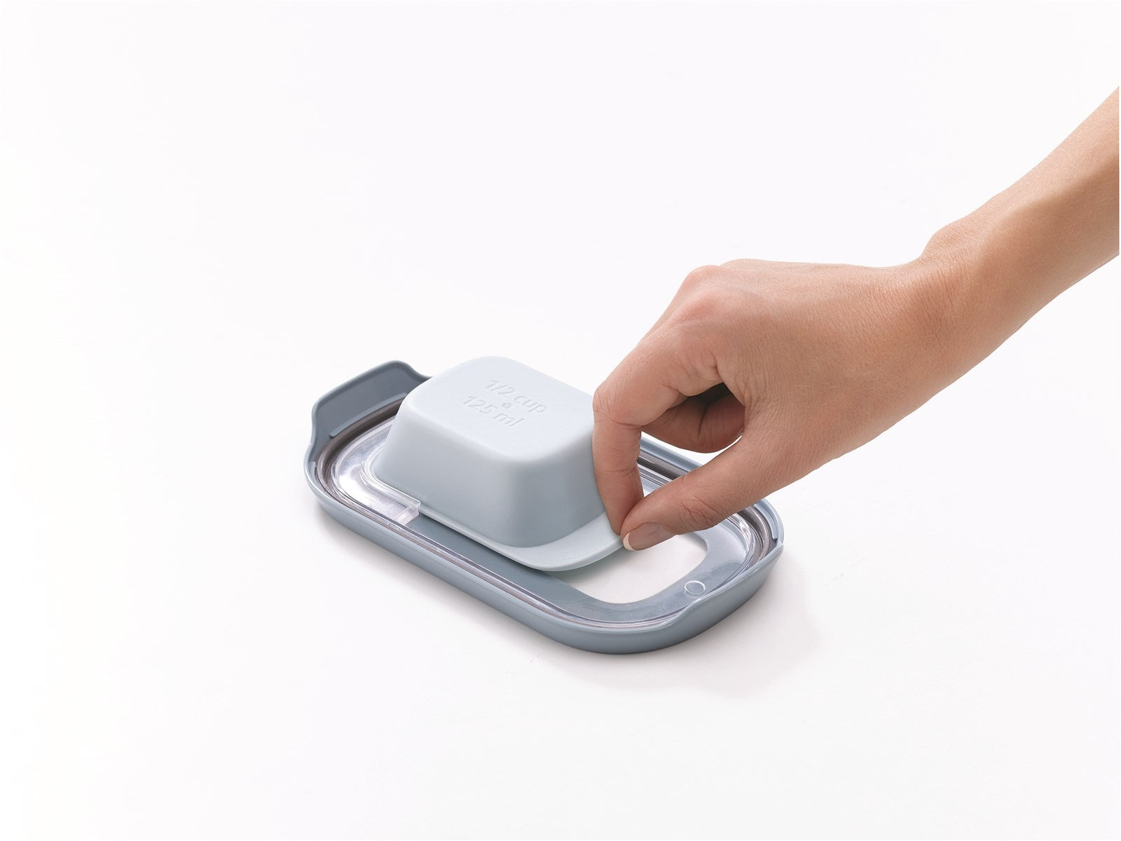 Platzsparendes 5-teiliges Schrank-Set von Joseph Joseph für Ordnung.