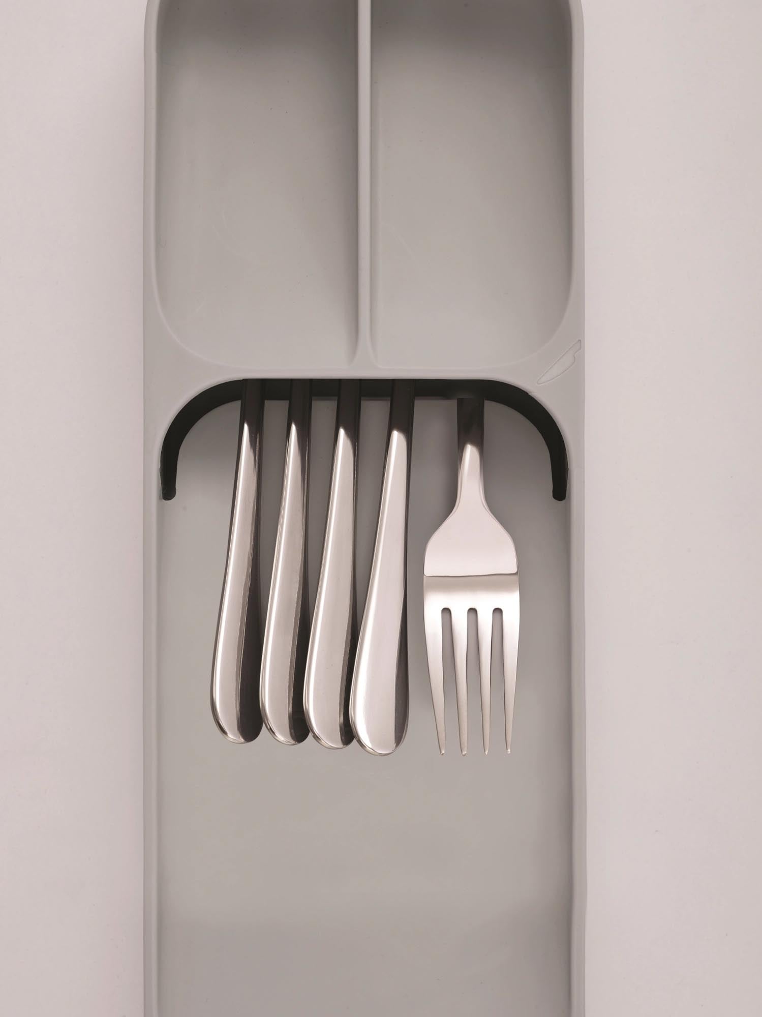 Effiziente Besteckorganisation mit Joseph Joseph DrawerStore, grau.