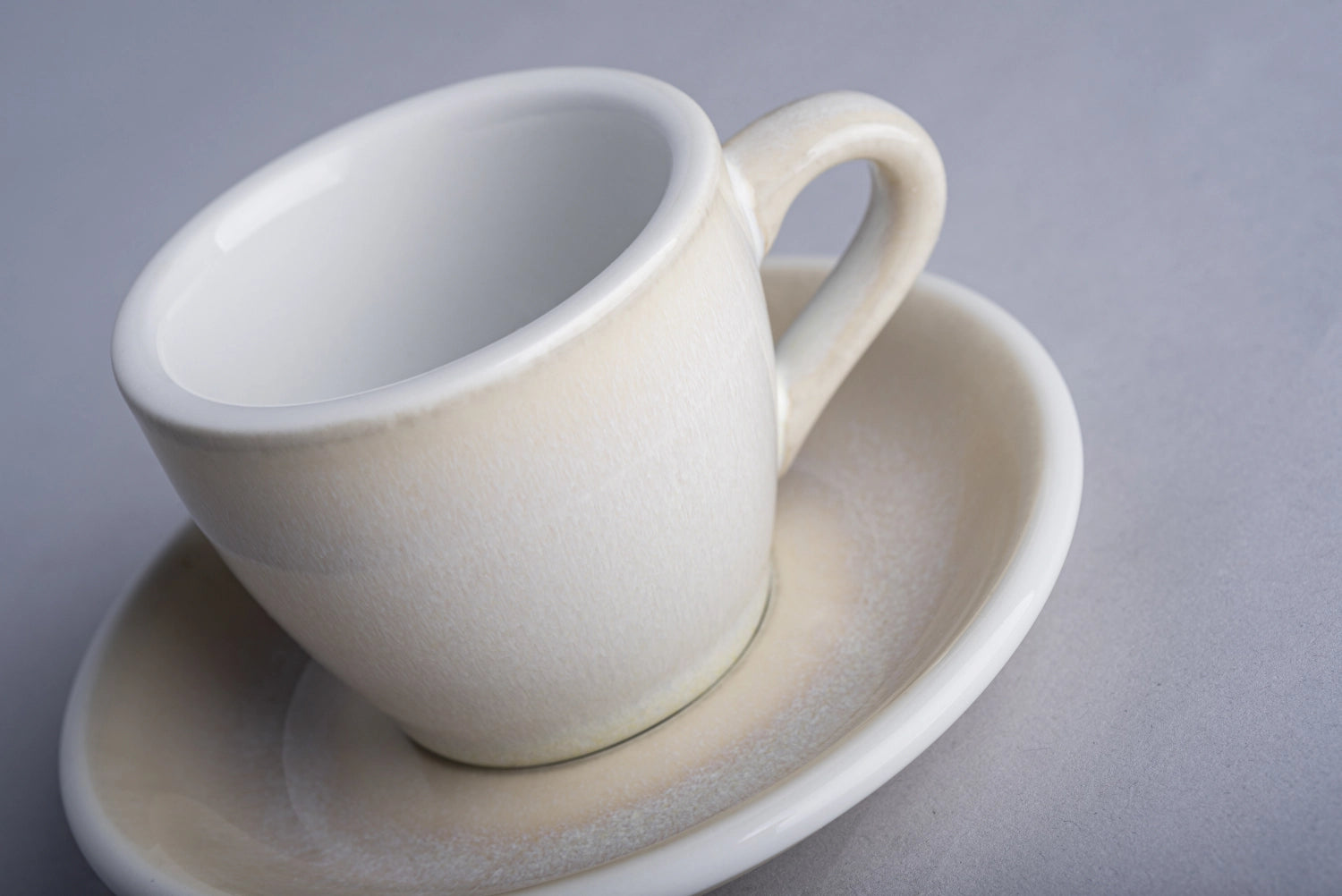 Elegante Egg Espresso Tasse von Loveramics, 80ml, aus hochwertigem Porzellan, perfekt für aromatischen Espresso und stilvolle Kaffeepausen.