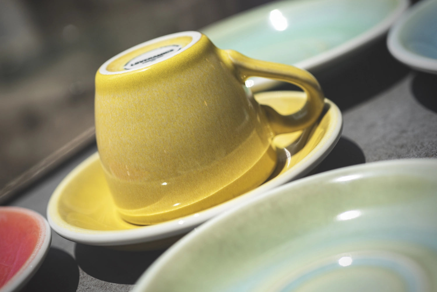 Stilvolle Loveramics Egg Untertasse für perfekten Espresso-Genuss.