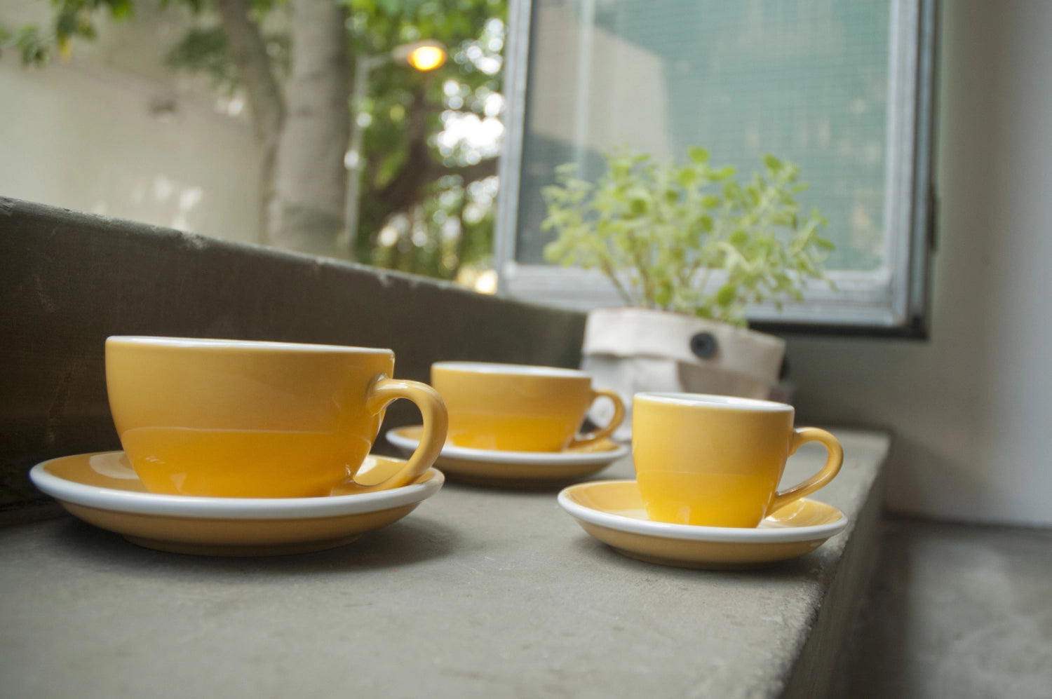 Elegante 80ml Egg Espresso Tasse von Loveramics, ideal für intensiven Espresso-Genuss, kombiniert zeitgemäßes Design mit hoher Qualität.