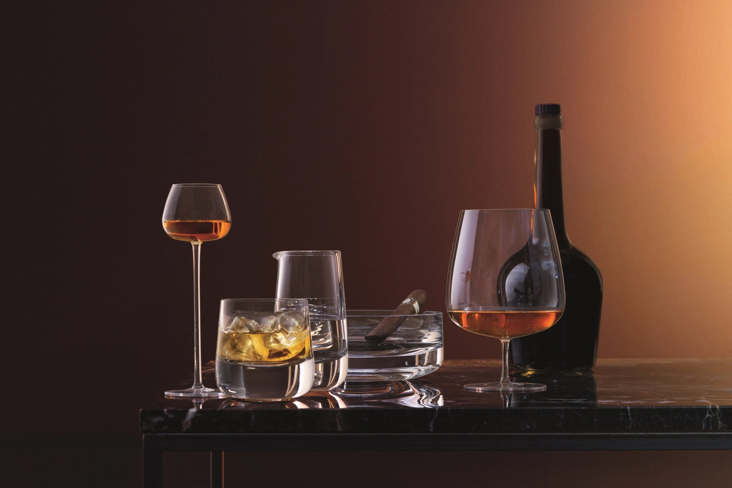 Hochwertiges 2er Set Schnapsgläser von LSA, 120 ml, aus klarem Glas, perfekt für stilvolle Likörgenüsse und festliche Momente.