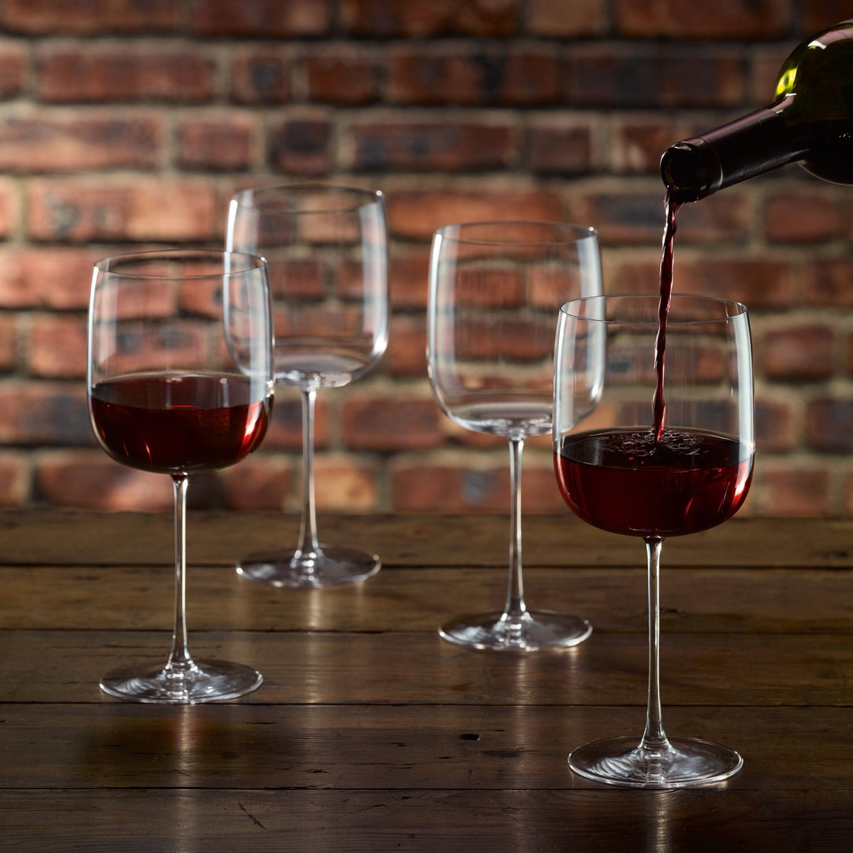 4er Set Borough Grand Cru Gläser 660ml in Transparent präsentiert im Onlineshop von KAQTU Design AG. Wein- & Sektglas ist von LSA