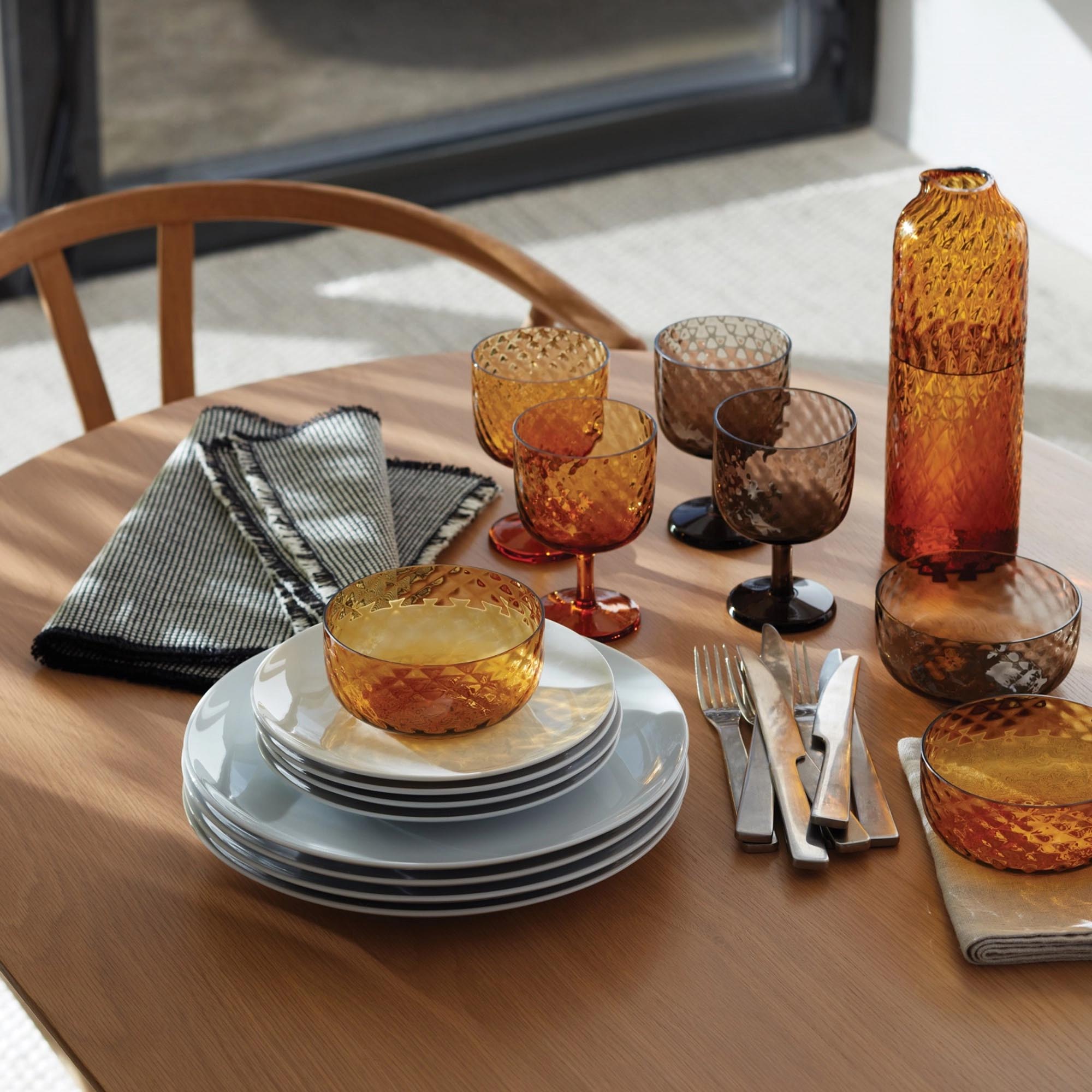 Stilvolle LSA Dapple Weingläser 325ml, 2er Set in Erdbraun.