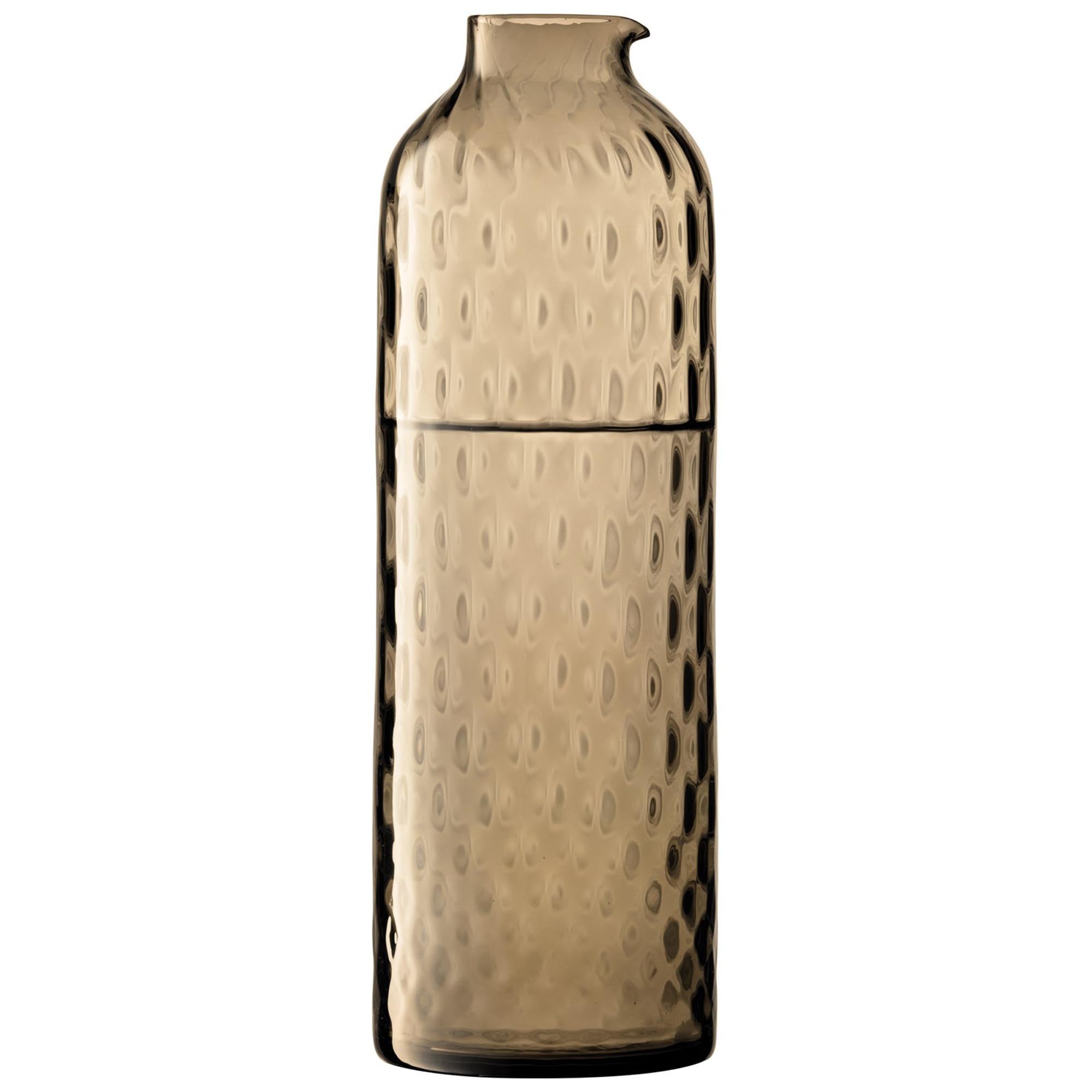 Handgefertigte Dapple Karaffe in Erdtönen (1L) von LSA. Einzigartiges Design, ideal für Getränke und als stilvolles Deko-Element.