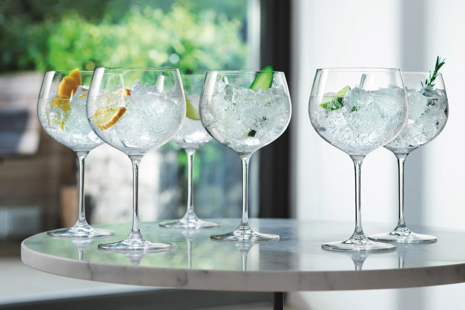 Hochwertiges 2er Set klarer Gin Ballongläser von LSA, 420ml, perfekt für die stilvolle Präsentation von Getränken und ideal für gesellige Abende.