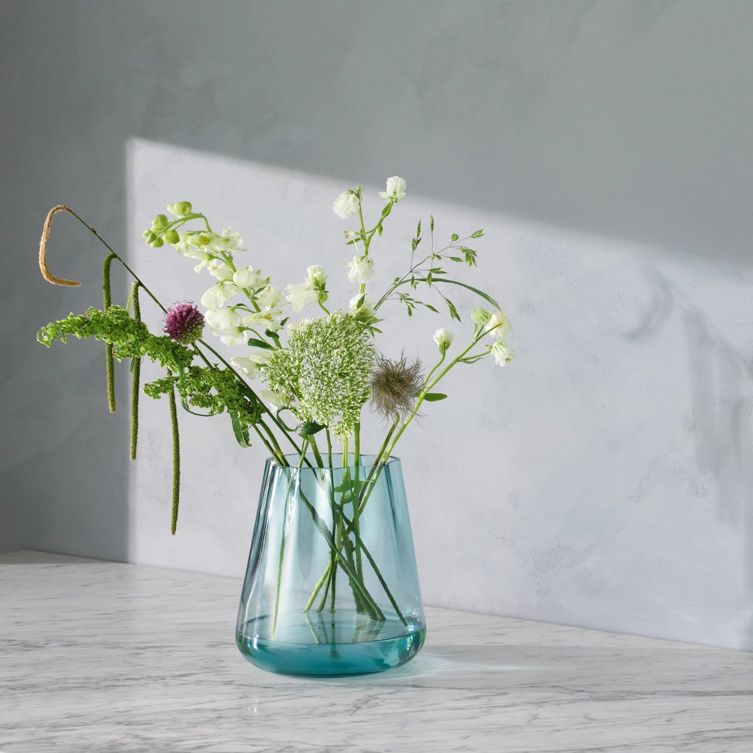 Elegante Lagoon Vase/Laterne in Meeresgrün, Höhe 18,5 cm, ideal für stimmungsvolle Beleuchtung und dekorative Akzente in jedem Raum.