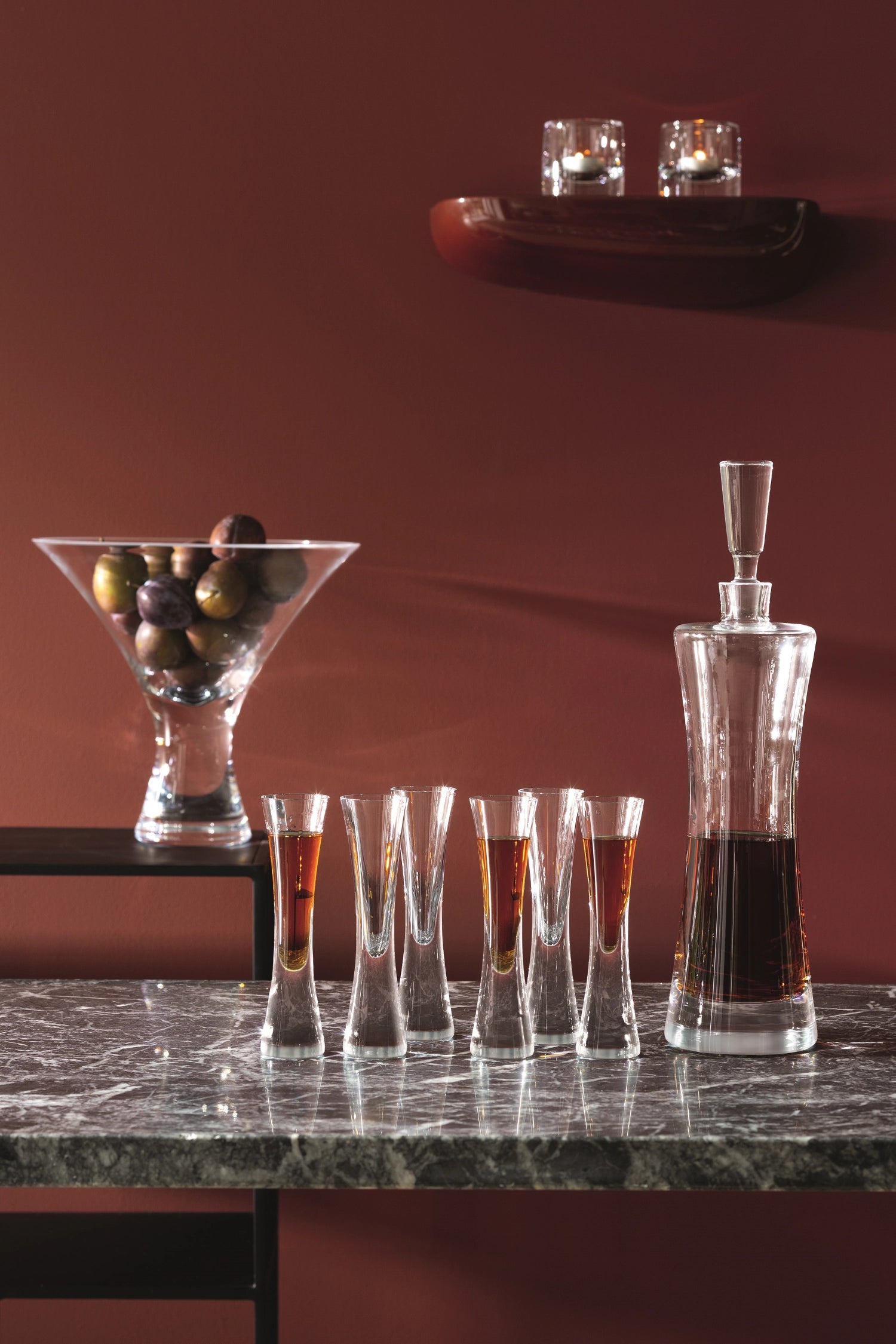 Stilvolles 2er Set Moya Likörgläser (50ml) von LSA, perfekt für feine Spirituosen, vereint modernes Design mit Funktionalität.
