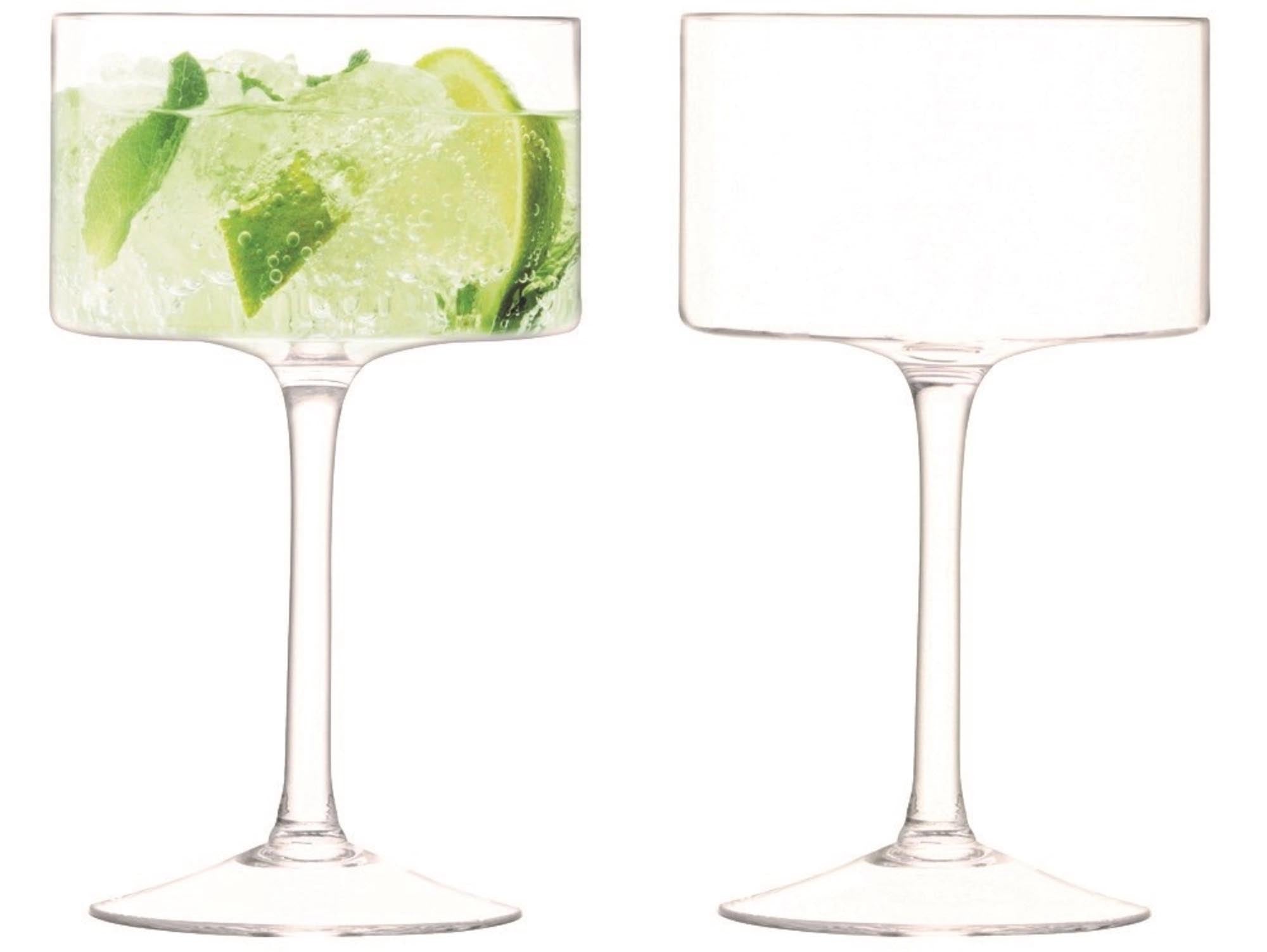 Entdecken Sie das 2er Set Otis Sektschale Cocktailglas von LSA. Elegante 280 ml Gläser aus klarem Glas, spülmaschinenfest, ideal für Sekt und Cocktails.