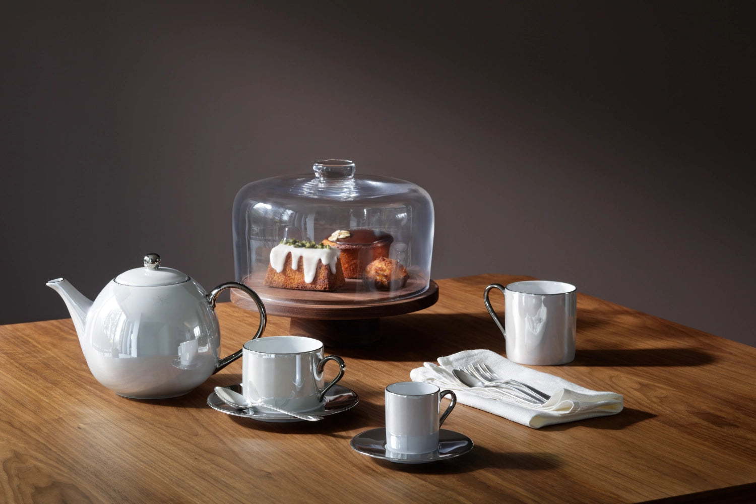 Elegante Palazzo Tasse von LSA in Perlmutt-Platin, 340ml, ideal für stilvolle Kaffeepausen und besondere Anlässe.