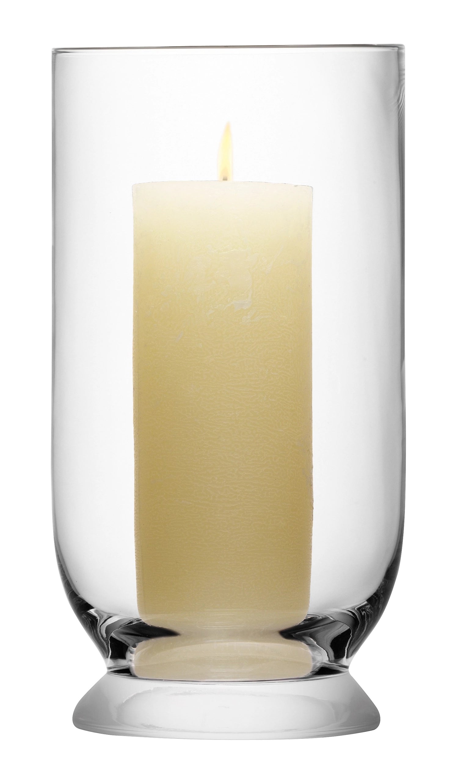 Die elegante Terrace Sturmlaterne H30cm von LSA International aus klarem Glas schützt Kerzenflammen und verleiht Ihrem Außenbereich stilvolle Gemütlichkeit.