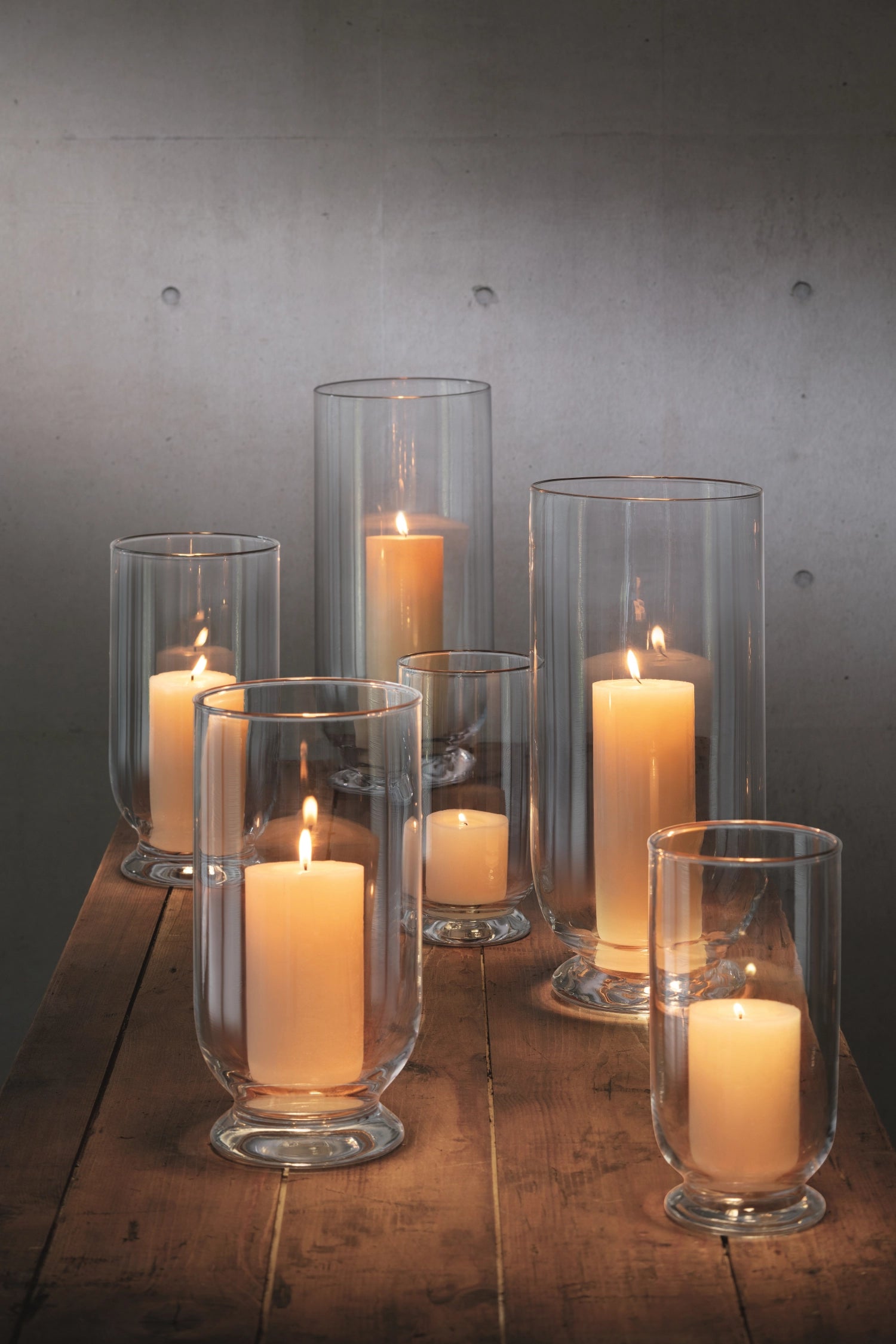 Elegante Terrace Sturmlaterne von LSA, 30 cm hoch, aus klarem Glas, ideal für stimmungsvolle Beleuchtung im Freien oder drinnen.