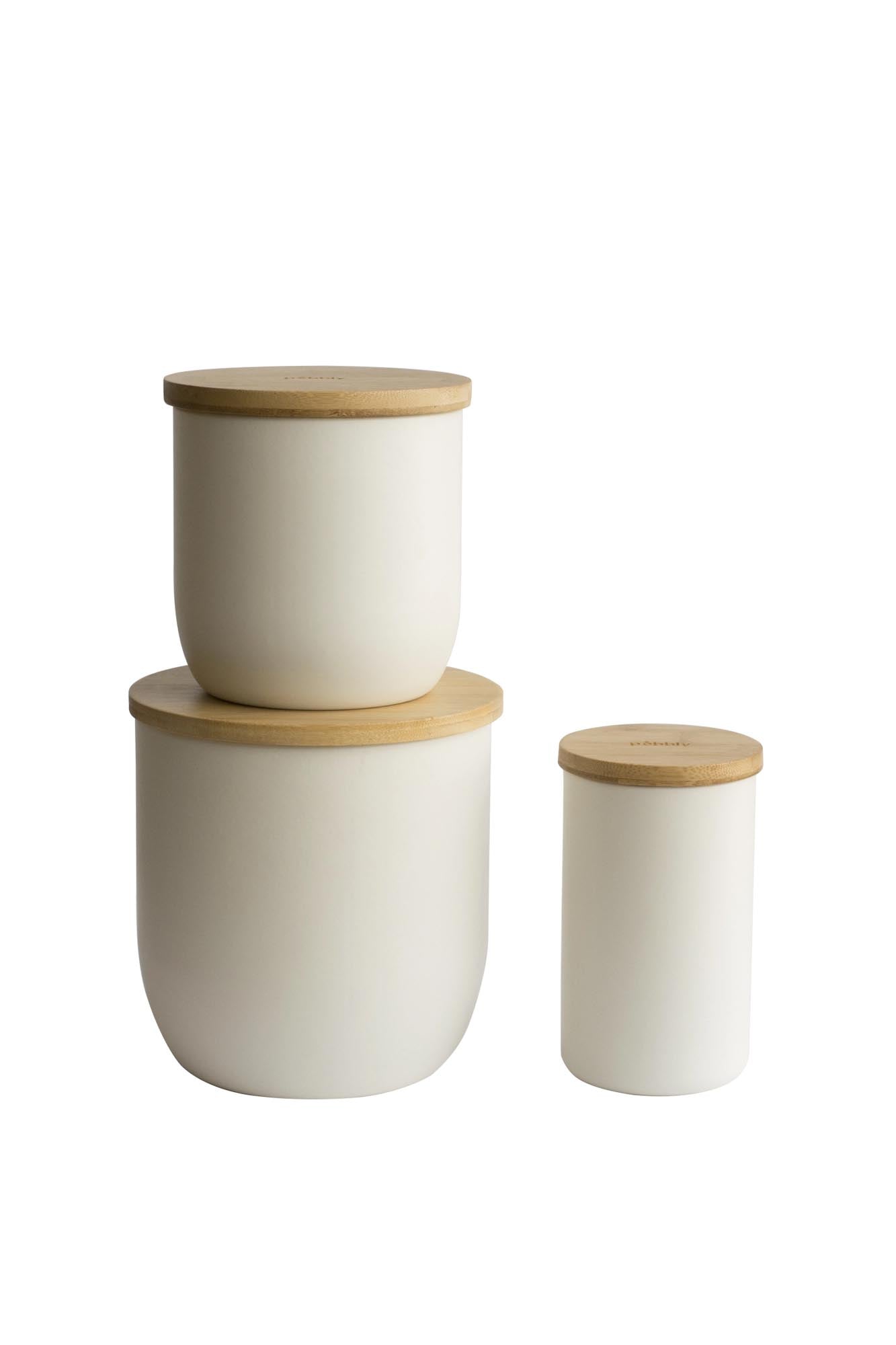 Elegante Pebbly Cookie-Dose aus Metall, 2300ml, 15x15x15,5cm, mit Bambusdeckel für luftdichte Frische und stilvolle Aufbewahrung.