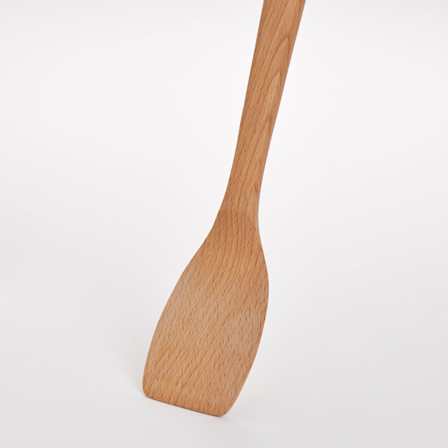 Robuster Bratenwender aus Buchenholz von OXO, perfekt für die Zubereitung von Fleisch und Gemüse, Maße: 34,8 x 6,9 x 2 cm.