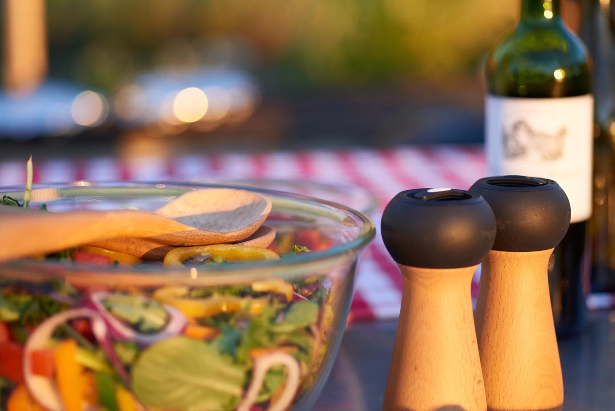 Großer Servierlöffel aus hochwertigem Buchenholz (31,4 cm) von OXO – perfekt für stilvolles Servieren und schonend zu Ihrem Kochgeschirr.