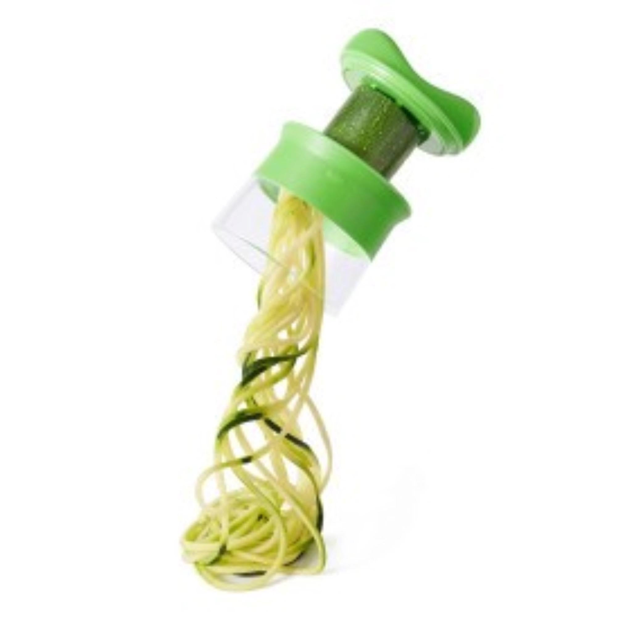 Der OXO Hand-Spiralizer in Grün verwandelt Gemüse in Spiralen. Ideal für gesunde, kreative Gerichte. Kompakt, langlebig, einfach zu reinigen.