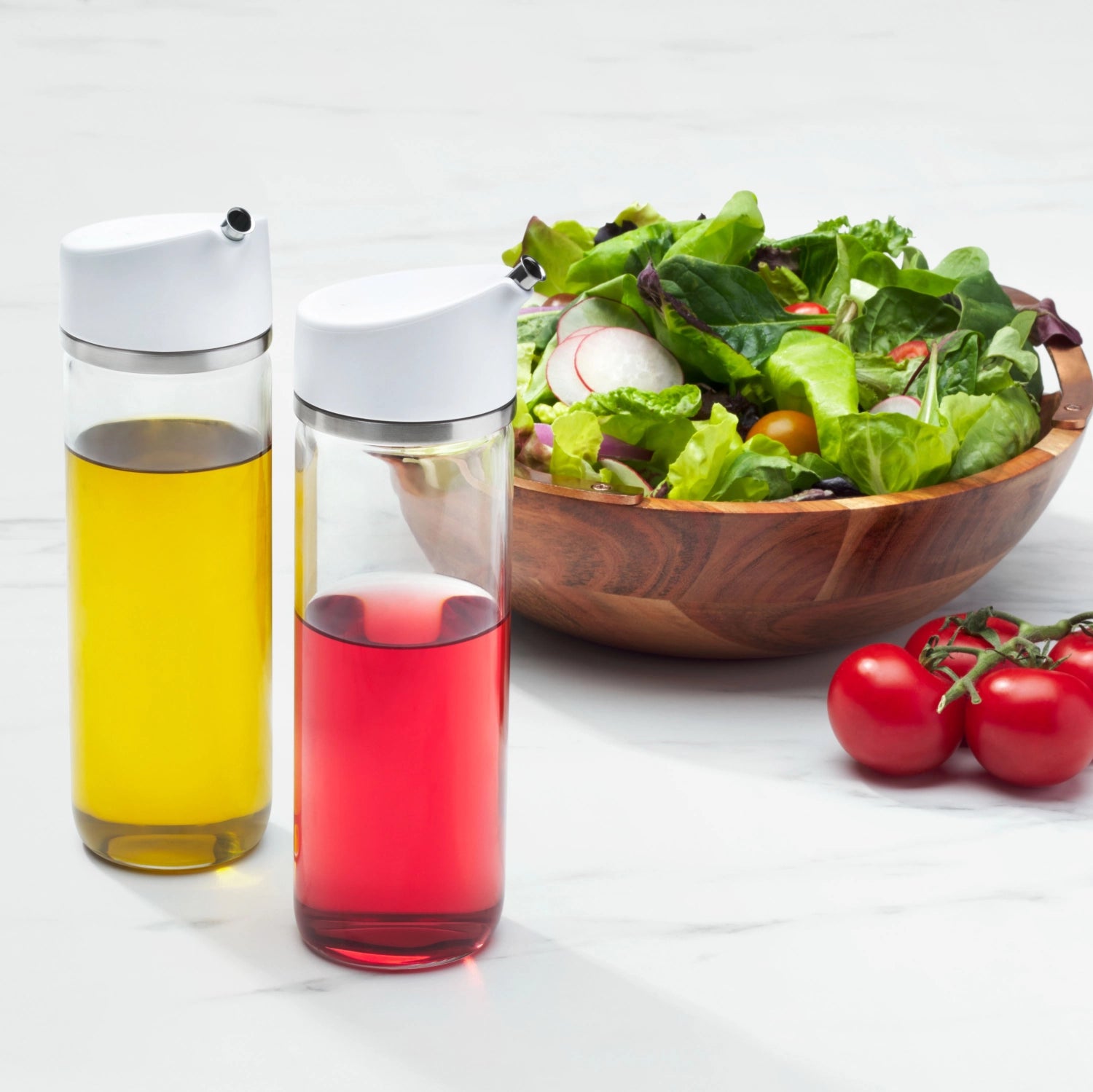 Eleganter Oelausgiesser von OXO mit 355ml, ideal für präzises Dosieren von Öl und eine angenehme Nutzung in der Küche.