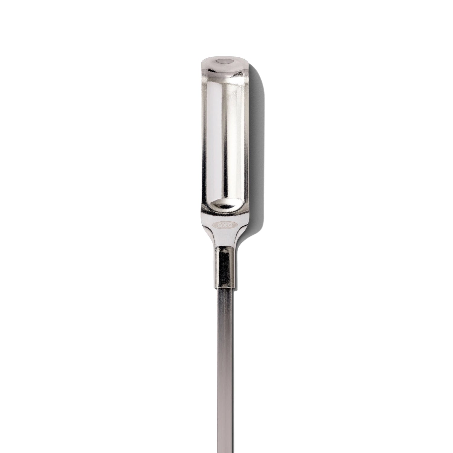 Set aus sechs robusten Grillspießen aus Edelstahl von OXO, perfekt für das Grillen von Fleisch, Gemüse und mehr, für ein gelungenes BBQ.