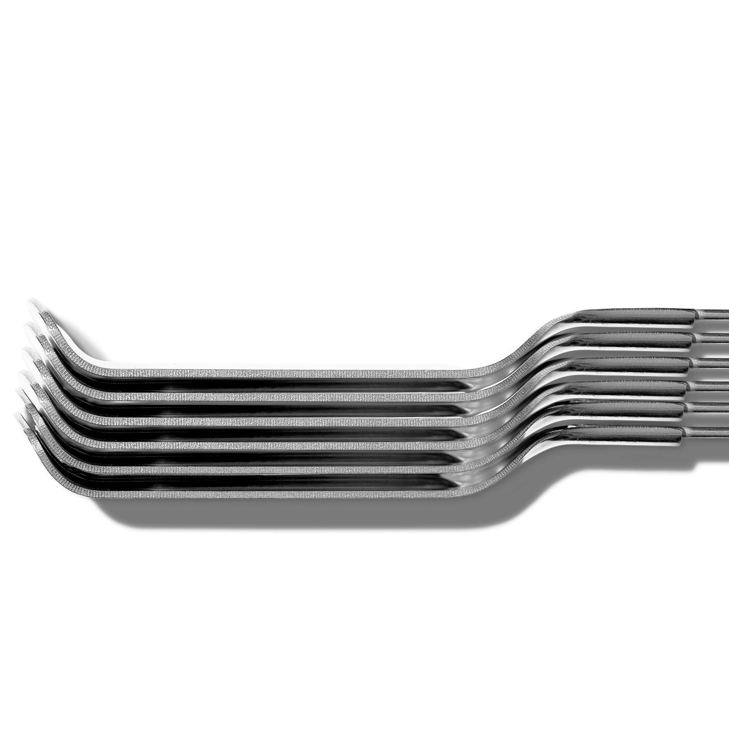 Sechs langlebige Grillspieße aus hochwertigem Edelstahl von OXO, ideal für köstliche Grillgerichte und BBQ-Genuss.