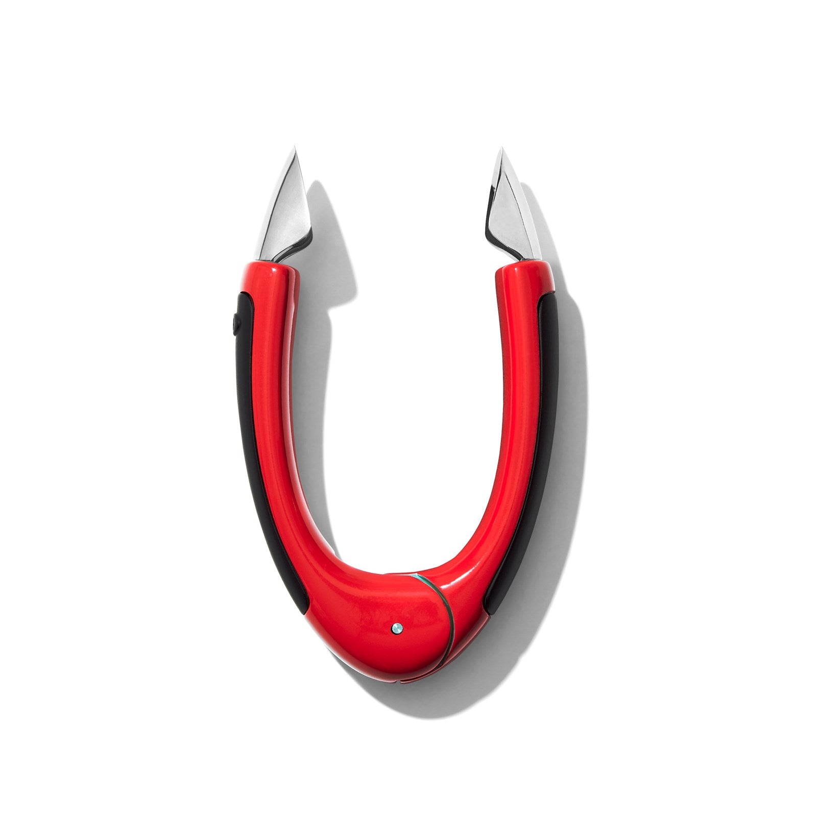 Praktischer Erdbeerstrunkentferner von OXO: Ergonomisch, langlebig und einfach zu reinigen. Ideal für perfekte Erdbeeren ohne Fruchtfleischverlust.