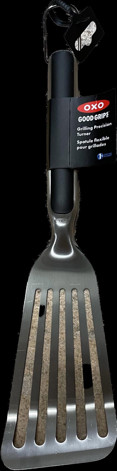 Der OXO Good Grips Grillwender aus Edelstahl mit rutschfestem Griff bietet Komfort und Präzision beim Grillen.