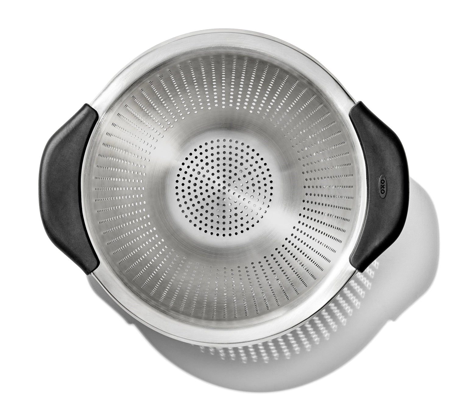 Hochwertiges OXO Good Grips Steel Sieb mit einem Durchmesser von 28,3 cm, ideal zum Abtropfen und Sieben von Lebensmitteln in der Küche.