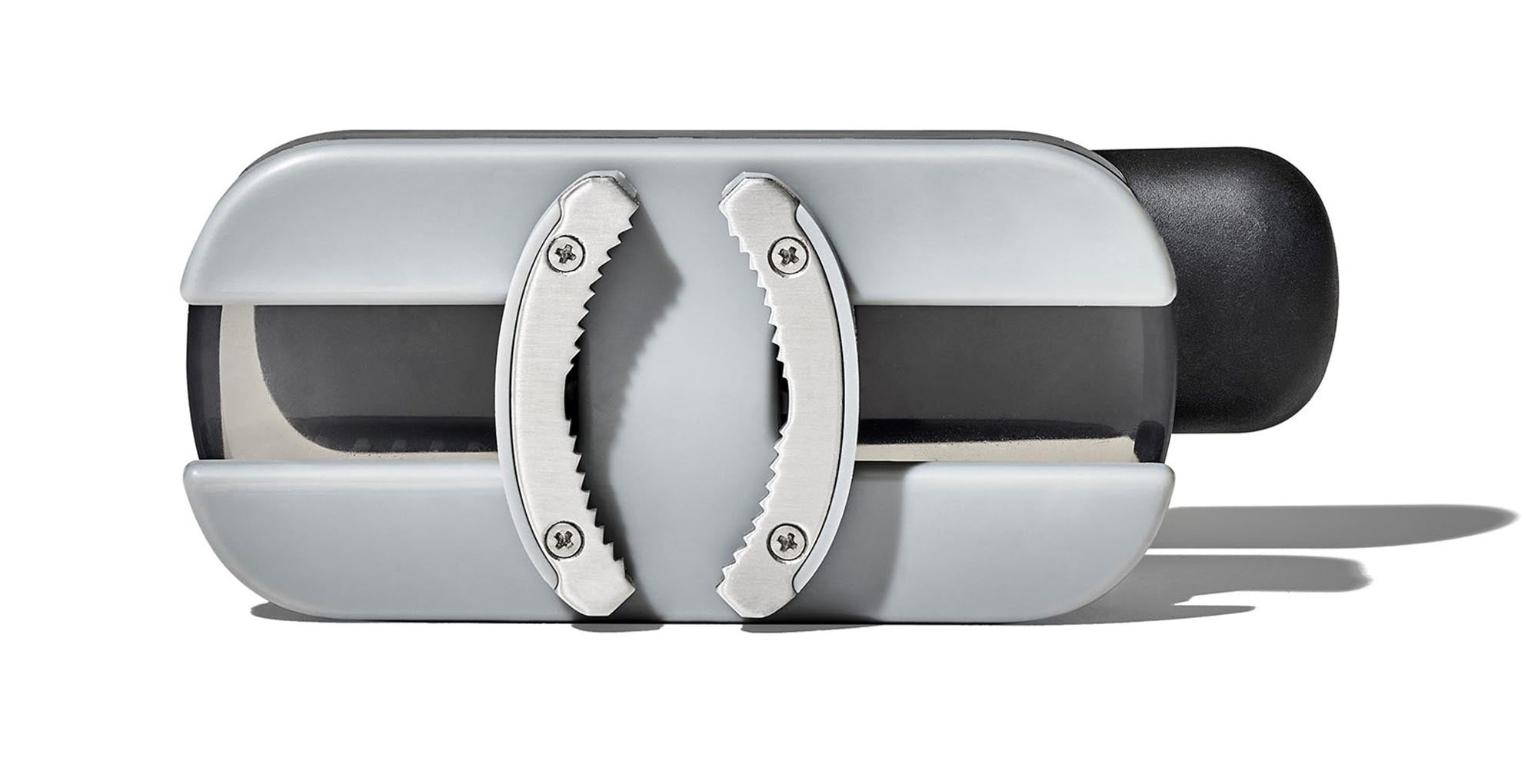 Good Grips Glasöffner von OXO: Ergonomisch, rutschfest, langlebig. Perfekt für alle Gläser und Flaschen. Ideal bei eingeschränkter Handkraft.