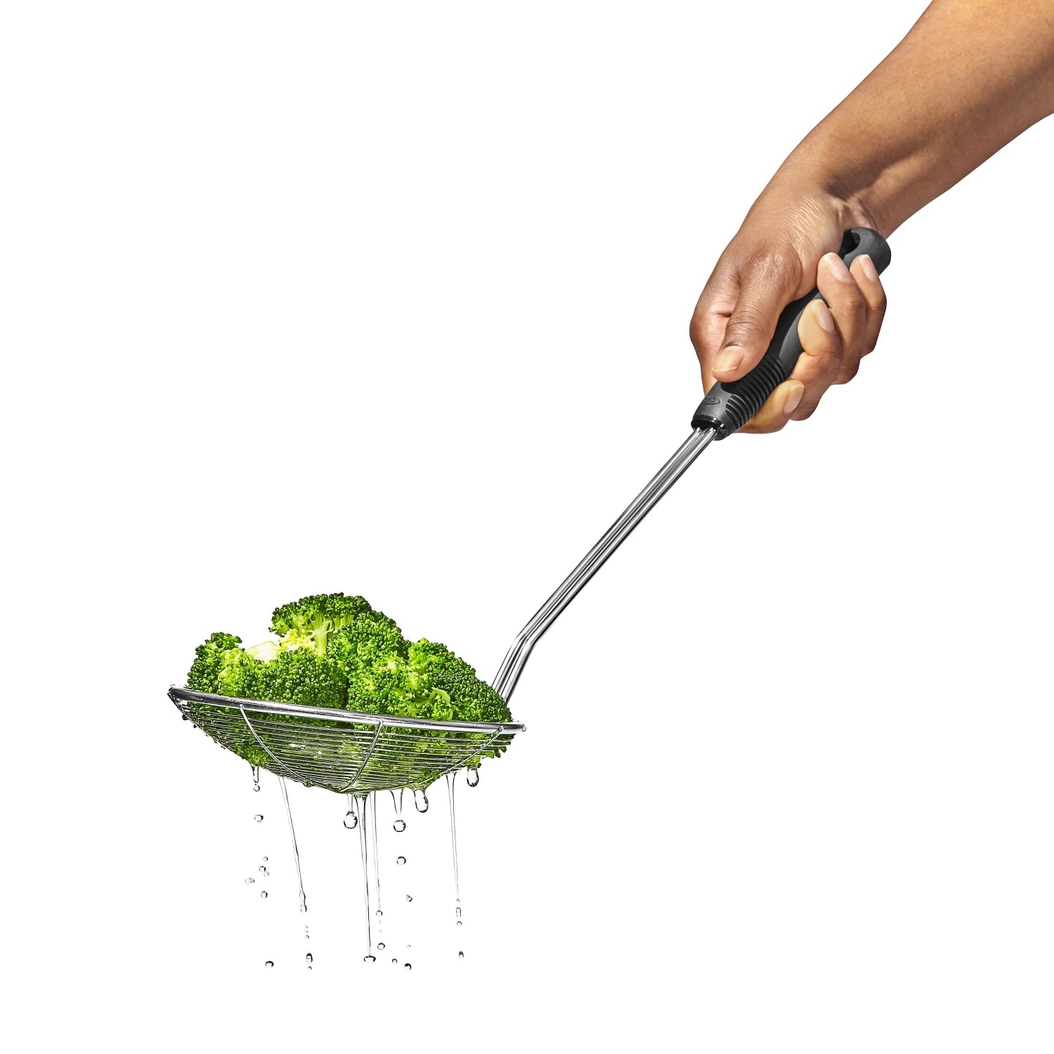 Der OXO Good Grips Draht-Schaumlöffel, 37.6x13.9cm, ist ideal zum Abseihen und Servieren von Speisen, mit ergonomischem Griff für optimalen Komfort.