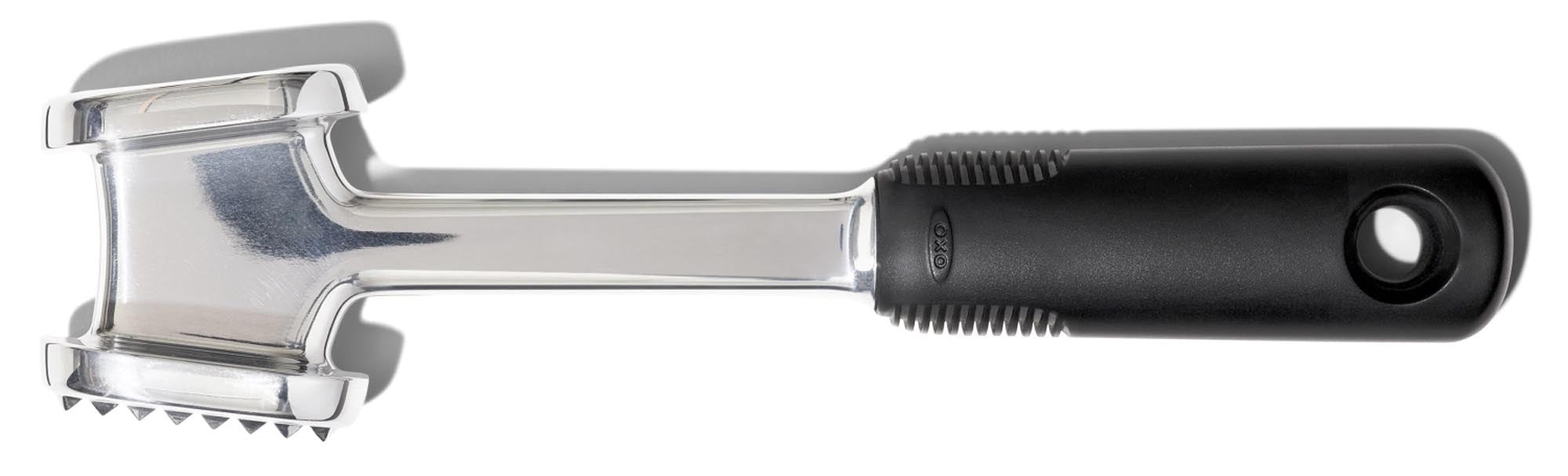 OXO Good Grips Fleischhammer: Komfortabler Griff für müheloses Klopfen.