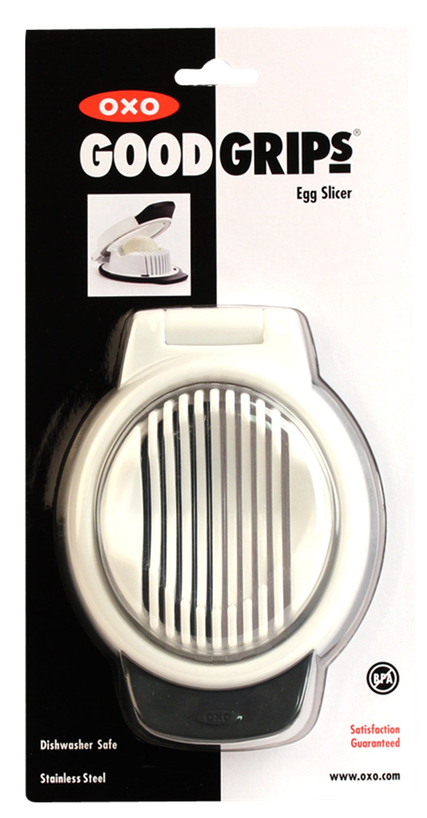 Der OXO Eierschneider in elegantem Weiss-Schwarz schneidet hartgekochte Eier schnell und präzise in gleichmäßige Scheiben – ideal für kreative Gerichte.