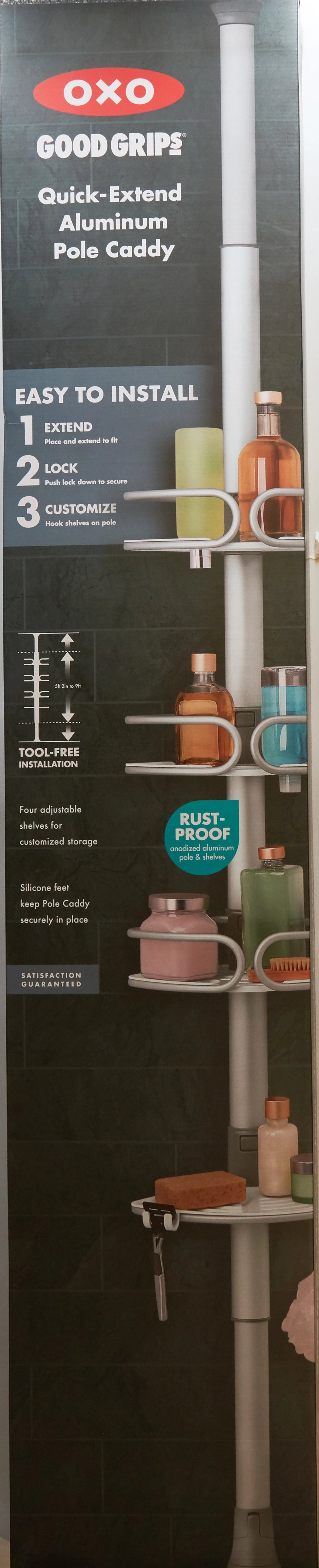 Stylisches Eck-Duschregal von OXO, ausgestattet mit einer flexiblen Spannstange aus Aluminium, perfekt für die organisierte Aufbewahrung in der Dusche.