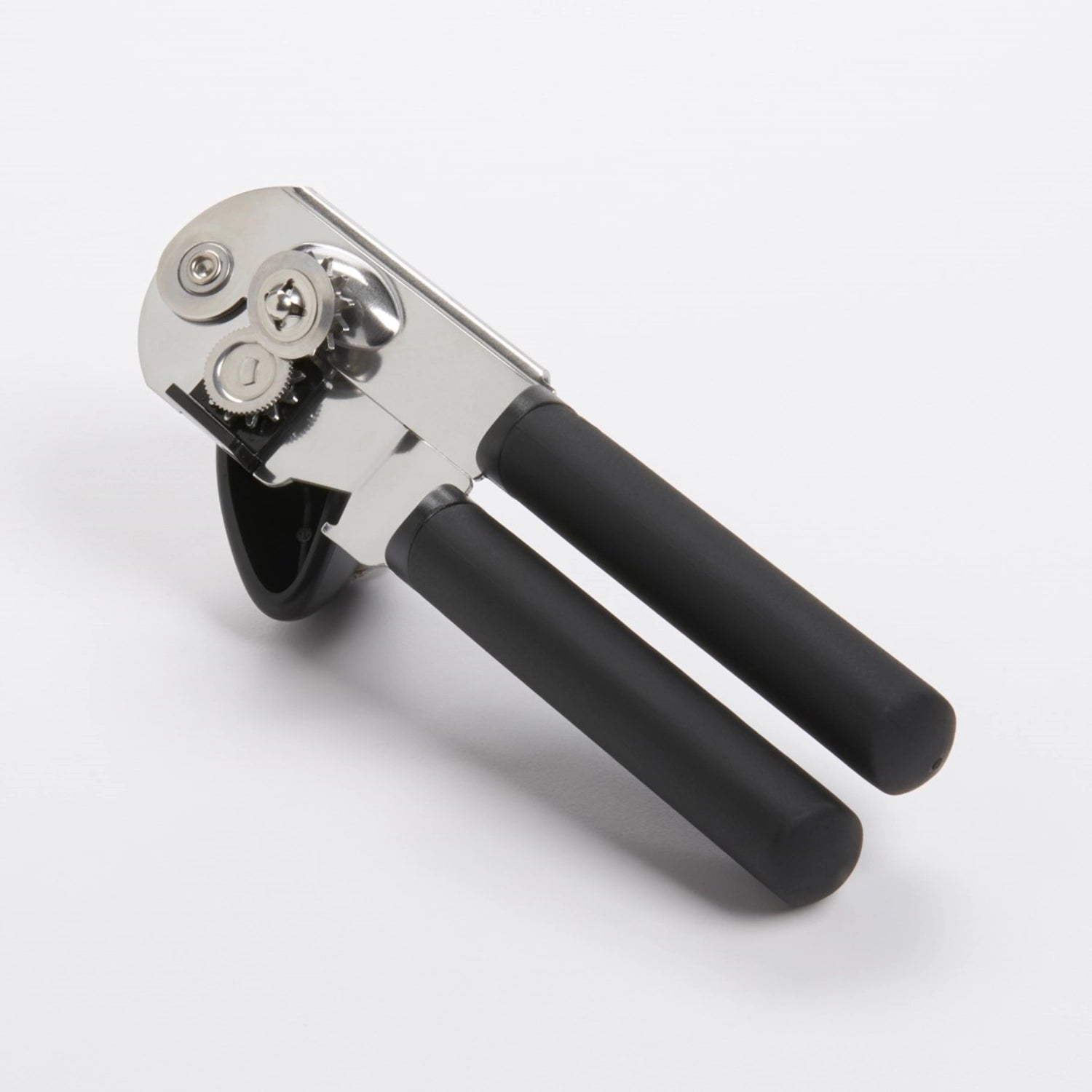 Hochwertiger Dosenöffner von OXO mit ergonomischem Weichgriff, 17.8 cm lang. Ideal für müheloses Öffnen von Dosen ohne Kraftaufwand.