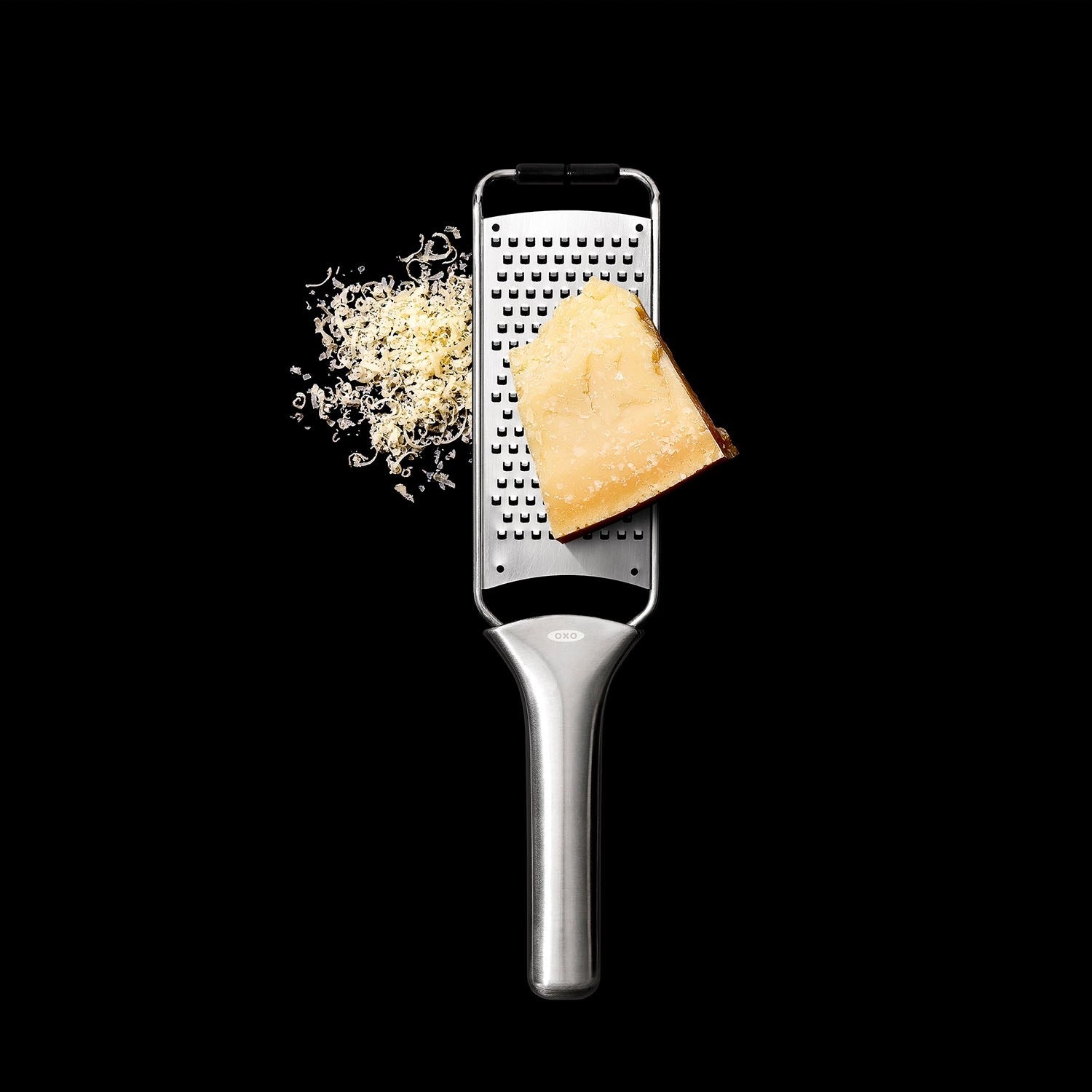 Praktische OXO Good Grips Reibe aus Edelstahl, 29 cm lang, ideal für schnelles und einfaches Reiben von Lebensmitteln wie Käse und Gemüse.
