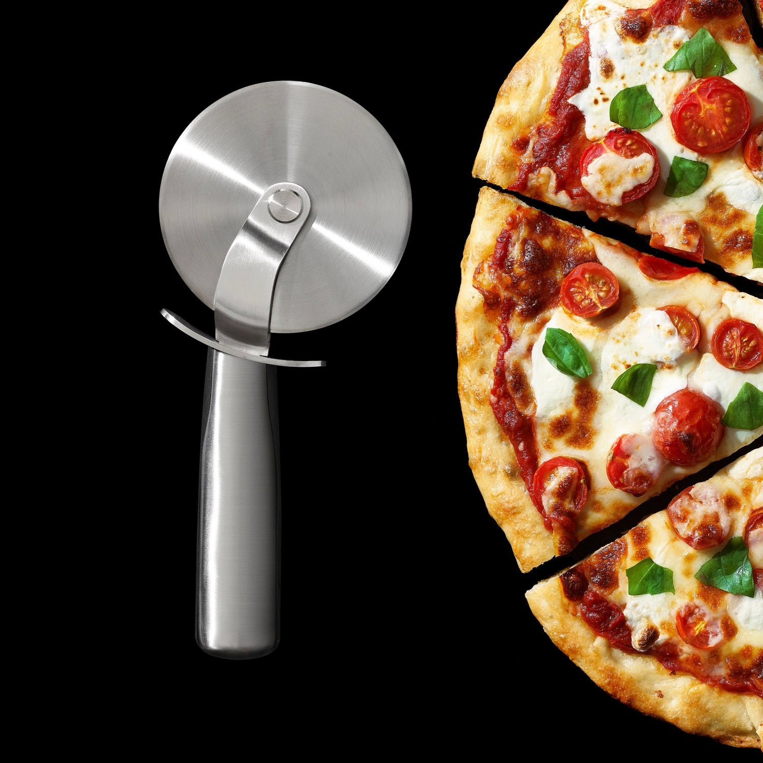 Hochwertiges OXO Good Grips Pizzarad aus Edelstahl, 23 cm, ideal für müheloses Schneiden von Pizza mit ergonomischem Design.
