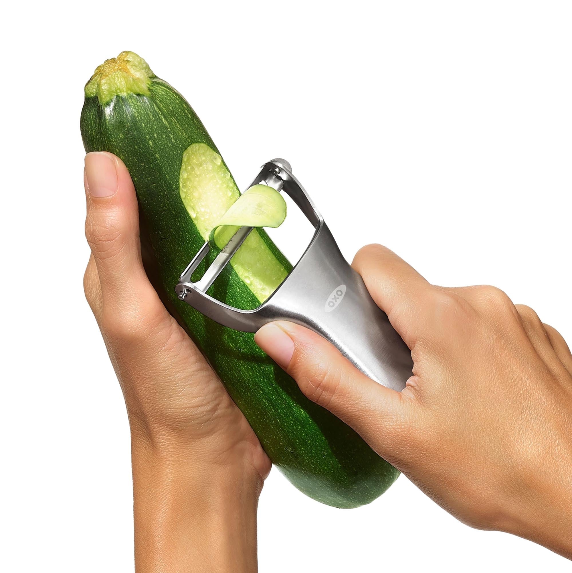 OXO GG STL Schäler, 19cm: Flexibles Design für müheloses Schälen.