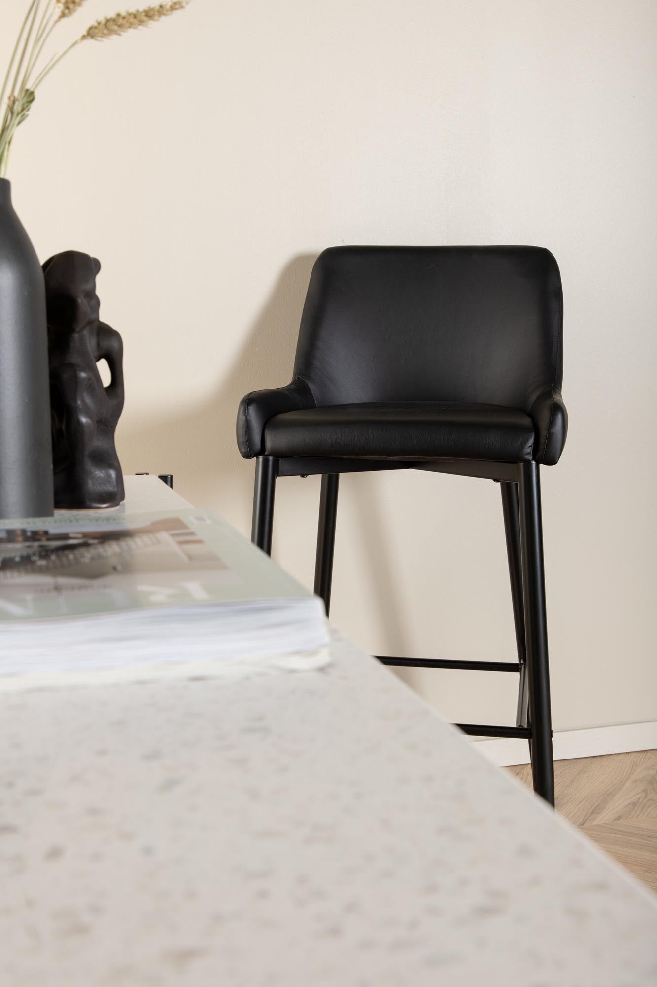 Plaza Barstuhl in Schwarz präsentiert im Onlineshop von KAQTU Design AG. Barstuhl ist von Venture Home