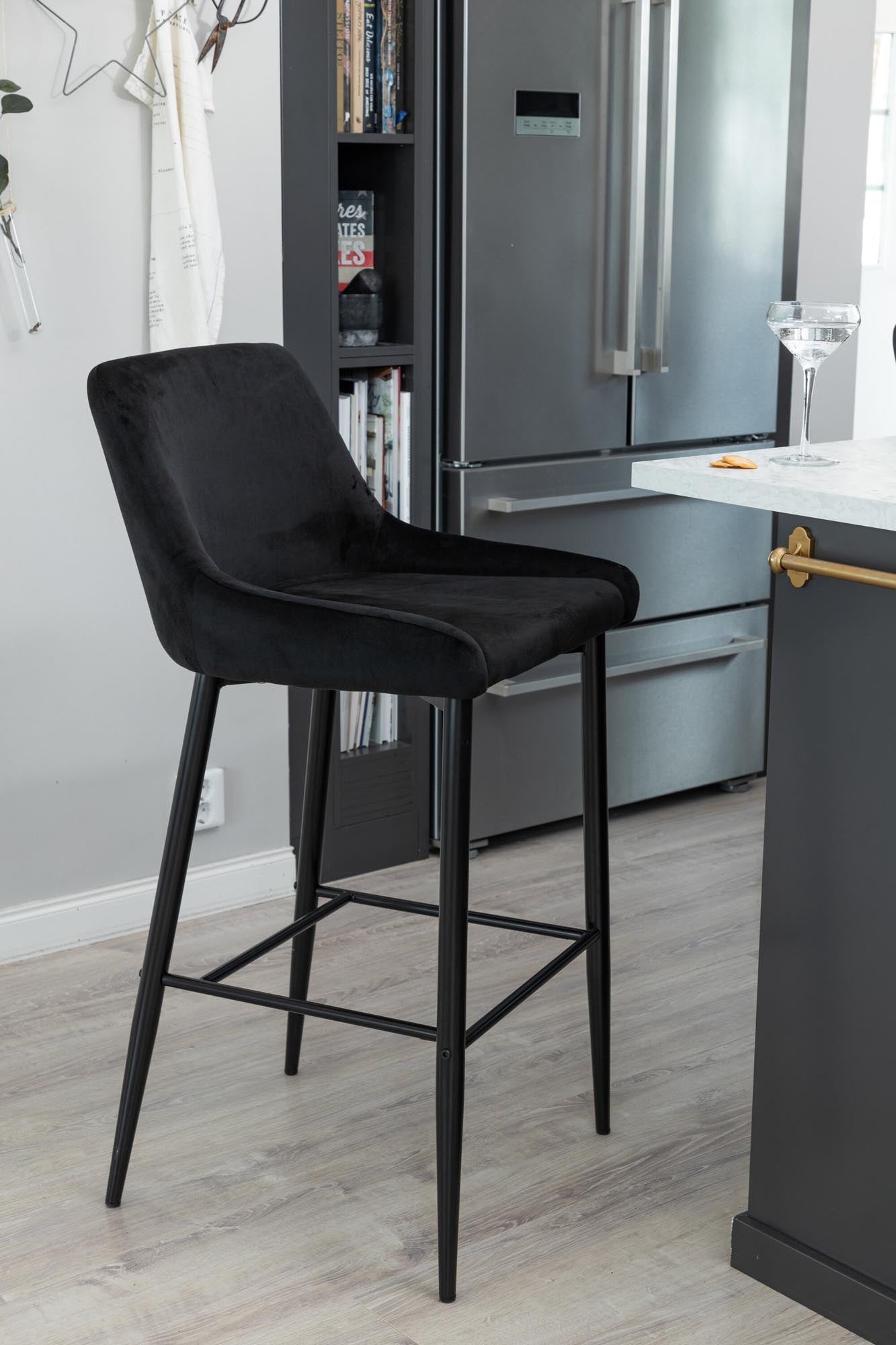 Plaza Barstuhl in Schwarz präsentiert im Onlineshop von KAQTU Design AG. Barstuhl ist von Venture Home