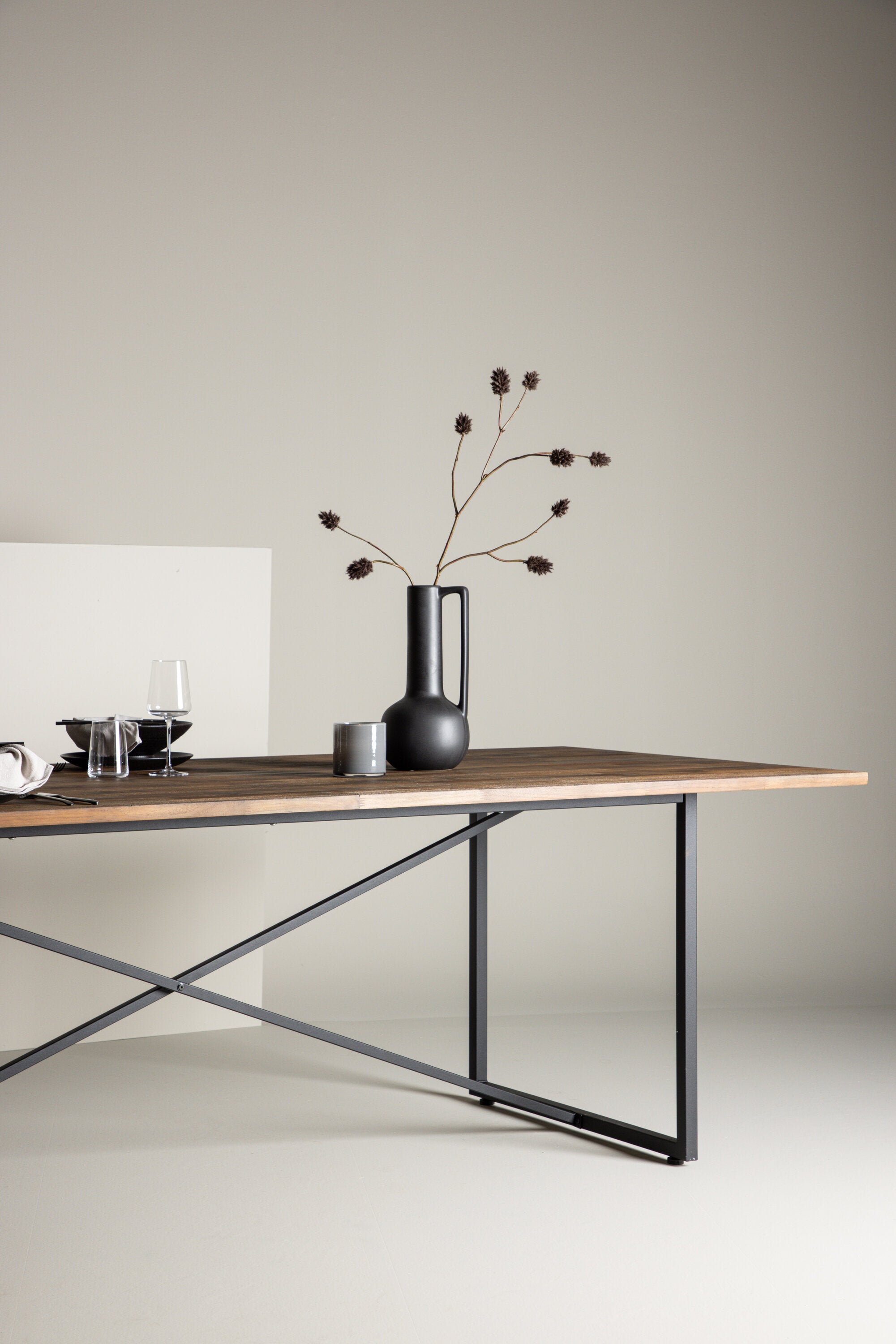 Padang Tisch in Natur präsentiert im Onlineshop von KAQTU Design AG. Esstisch ist von Venture Home