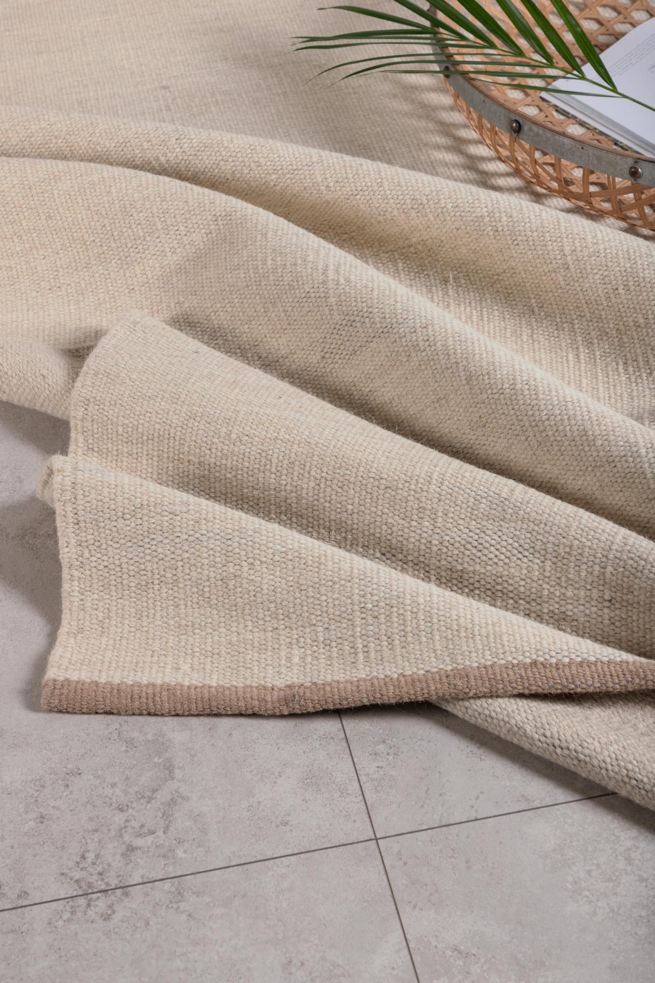 Jaipur Teppich in Beige präsentiert im Onlineshop von KAQTU Design AG. Teppich ist von Venture Home