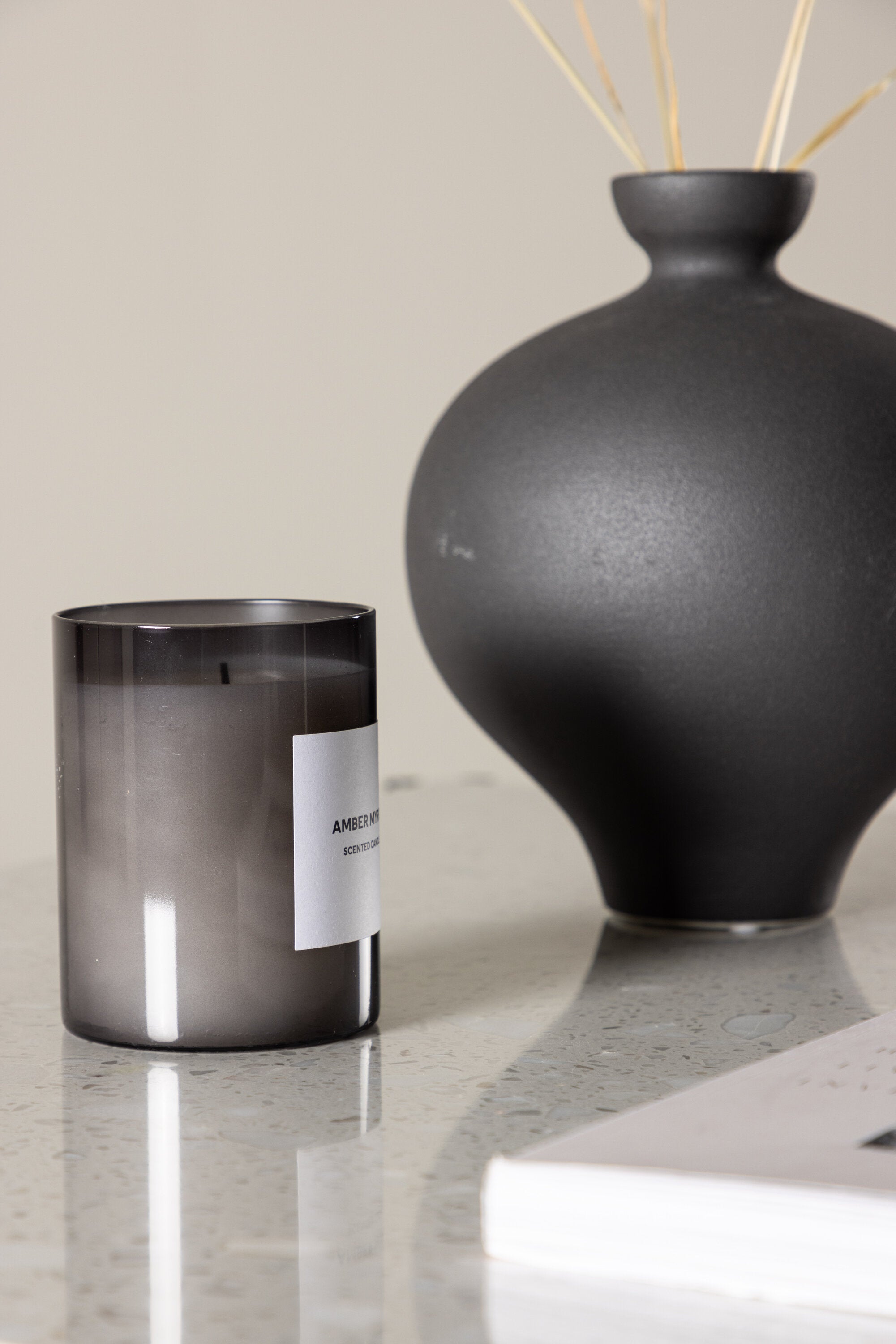 Razzia Coffee Tisch in Weiss präsentiert im Onlineshop von KAQTU Design AG. Beistelltisch ist von Venture Home
