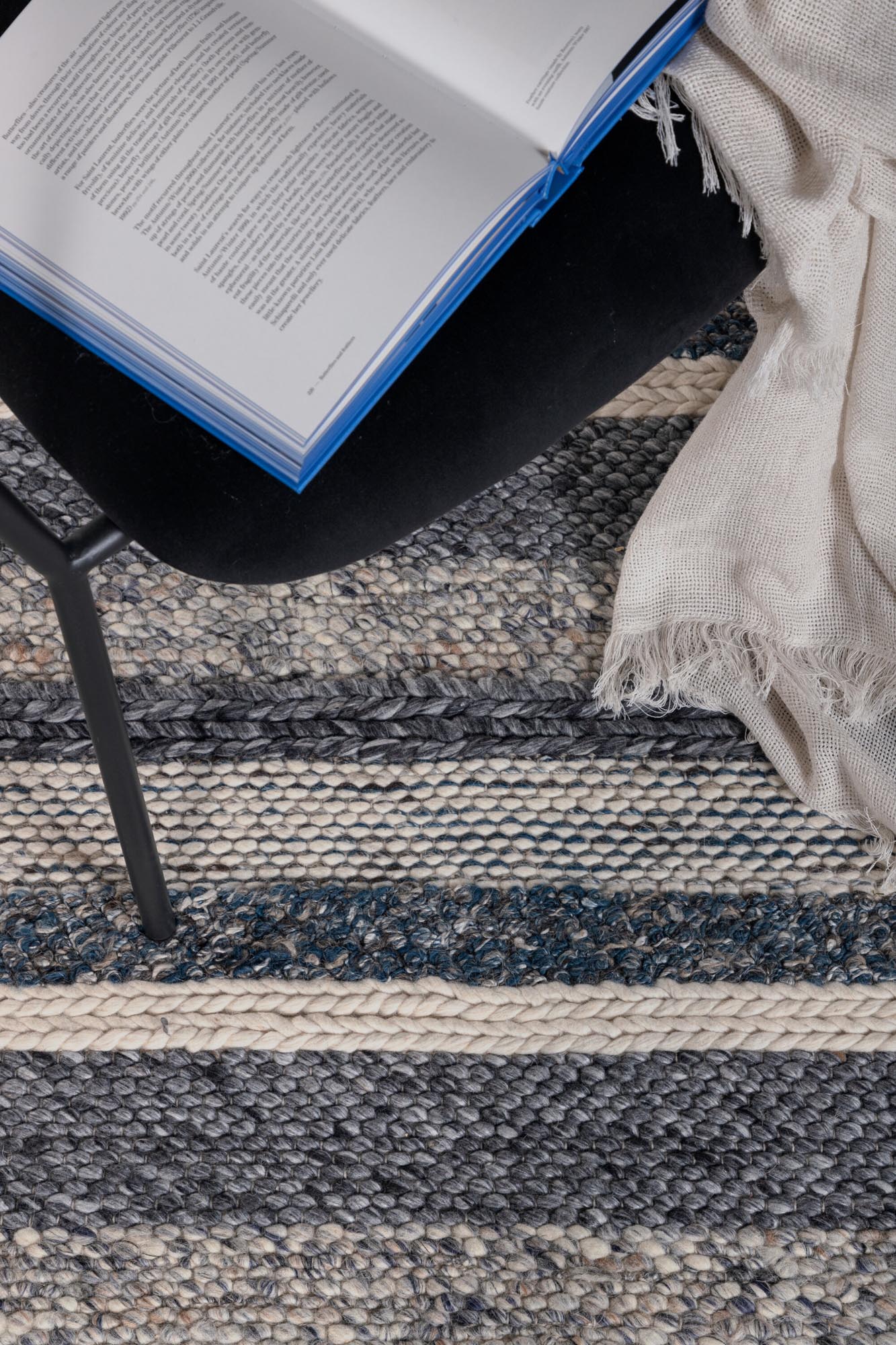 Agra Teppich von Venture Home: Exquisite Handwerkskunst für Ihr Zuhause.