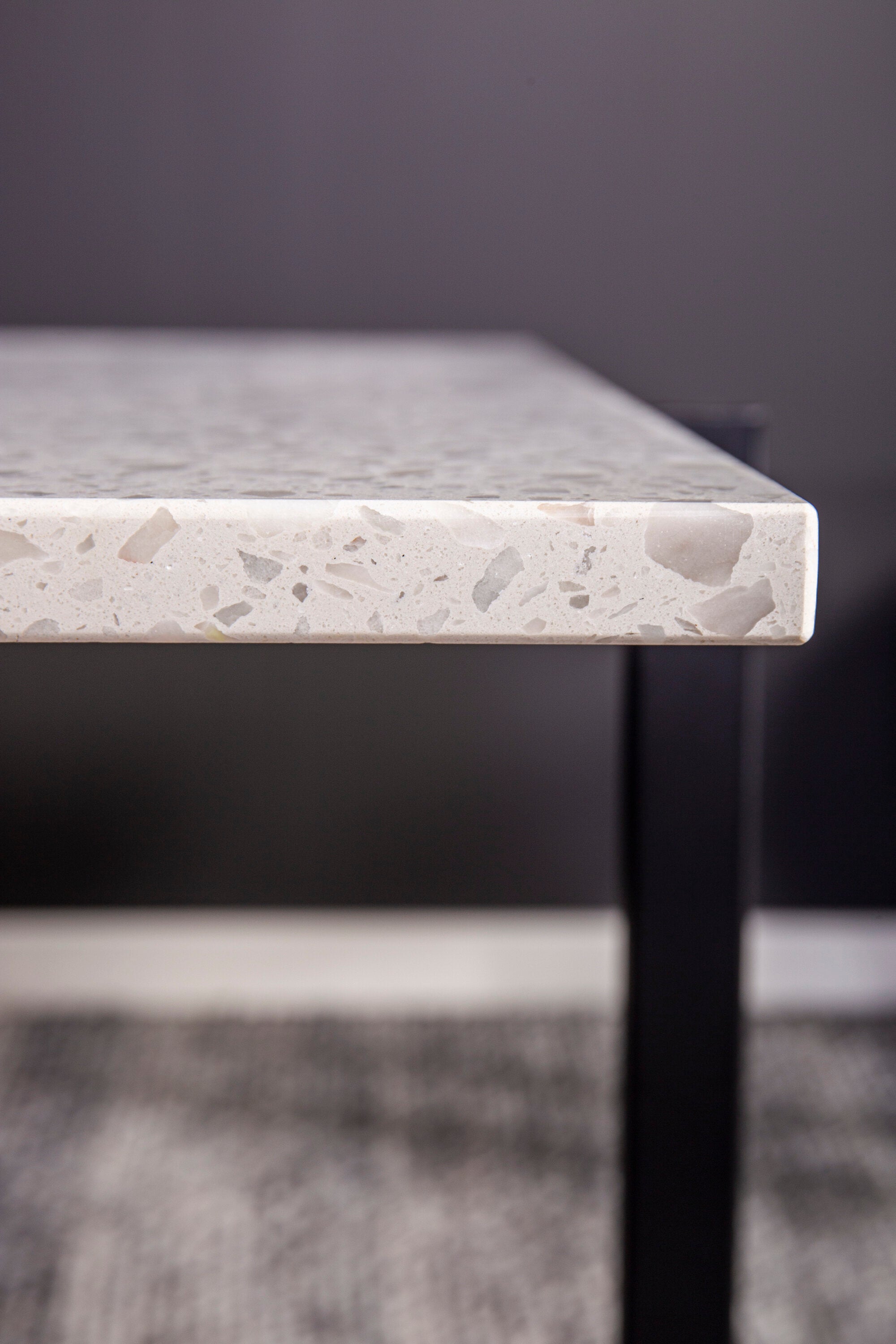 Hybrid Coffee Tisch in Weiss präsentiert im Onlineshop von KAQTU Design AG. Beistelltisch ist von Venture Home