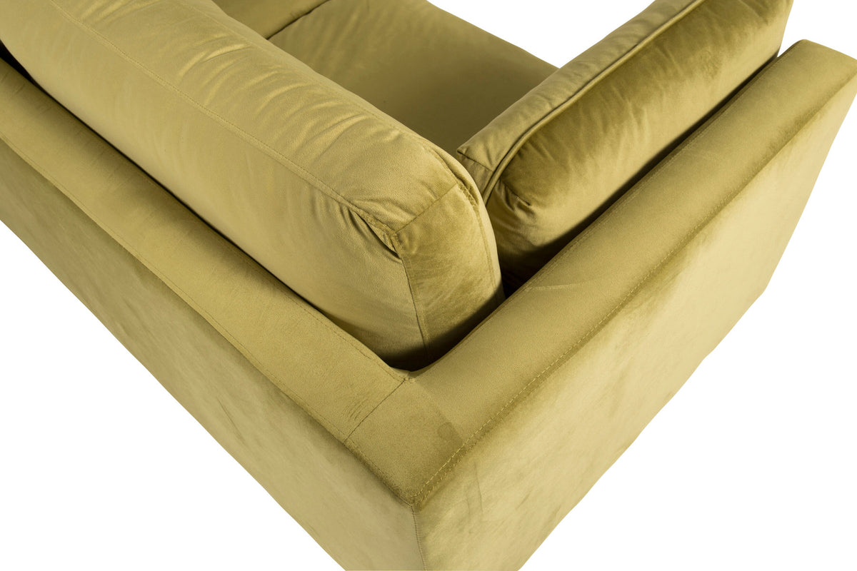 Boom Sofa in Grün präsentiert im Onlineshop von KAQTU Design AG. 3er Sofa ist von Venture Home