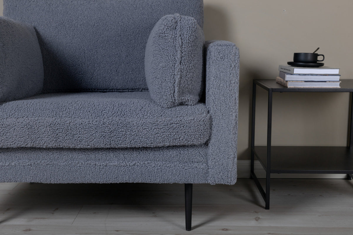 Boom Sessel in Dunkelgrau präsentiert im Onlineshop von KAQTU Design AG. Sessel mit Armlehnen ist von Venture Home