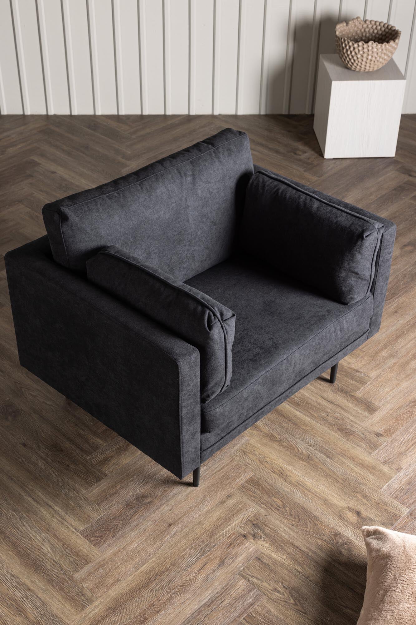 Boom Sessel von Venture Home: Eleganz und Entspannung vereint.