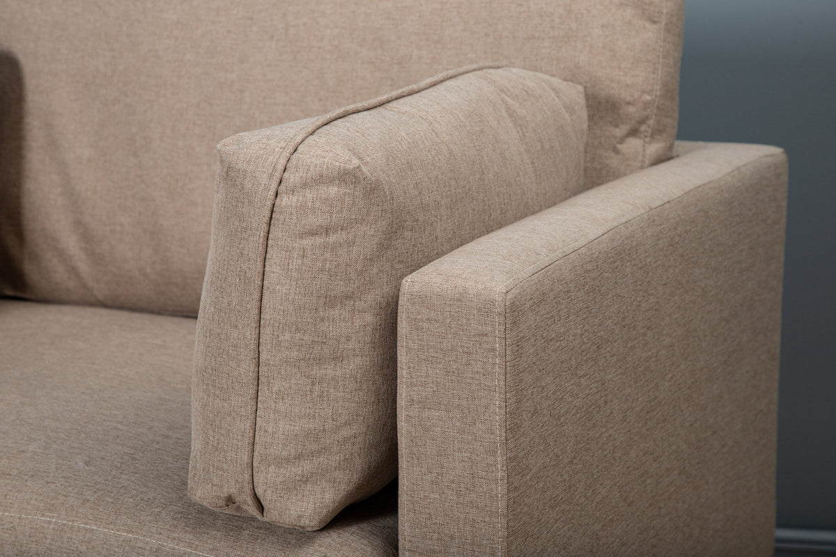 Boom Sessel in Braun präsentiert im Onlineshop von KAQTU Design AG. Sessel mit Armlehnen ist von Venture Home