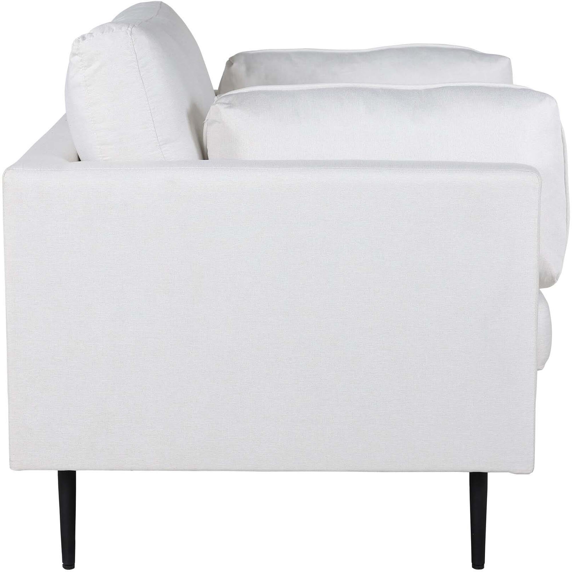 Erleben Sie den Boom Sessel von Venture Home: Ein eleganter Samtsessel, der mit seinem modernen Design und luxuriösen Komfort jeden Raum aufwertet.